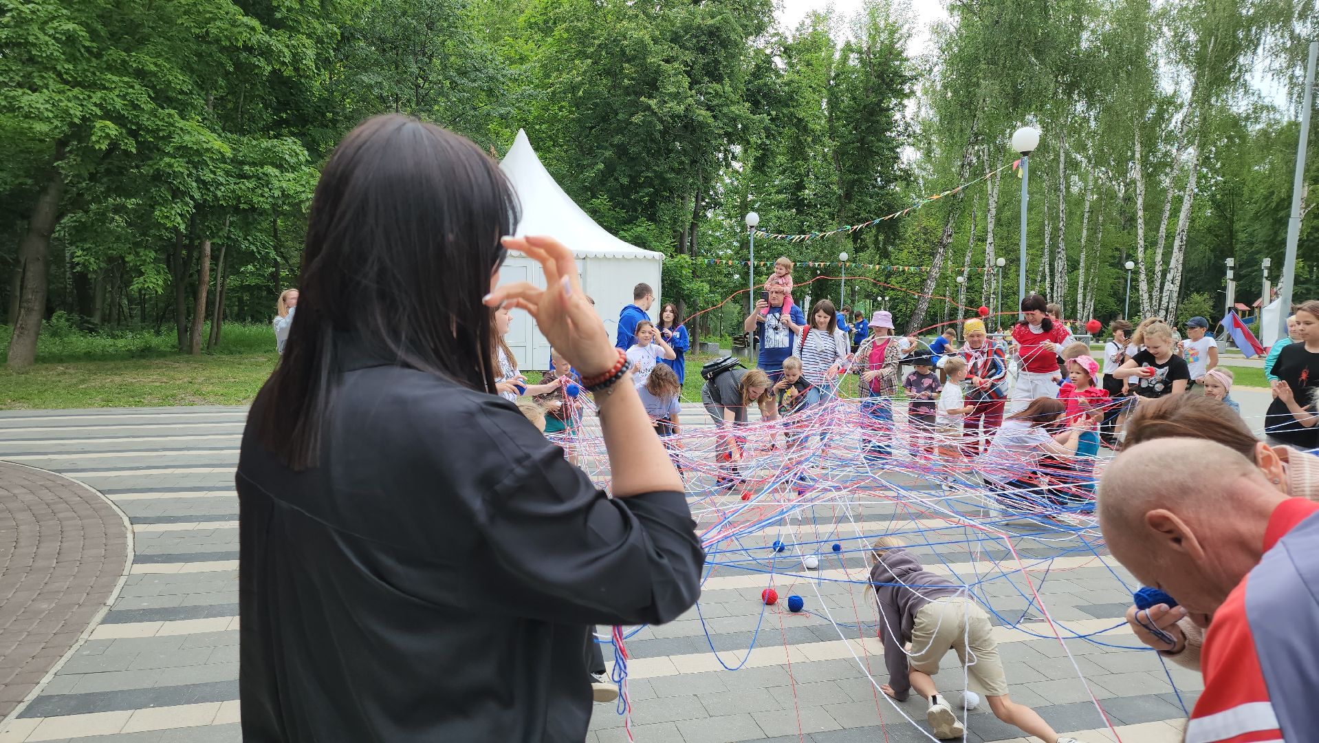 кашира, день россии, парк, праздник, флешмоб, триколор, волонтеры,