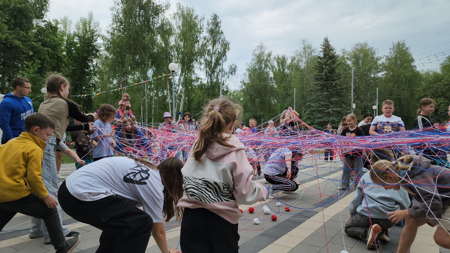 кашира, день россии, парк, праздник, флешмоб, триколор, волонтеры,