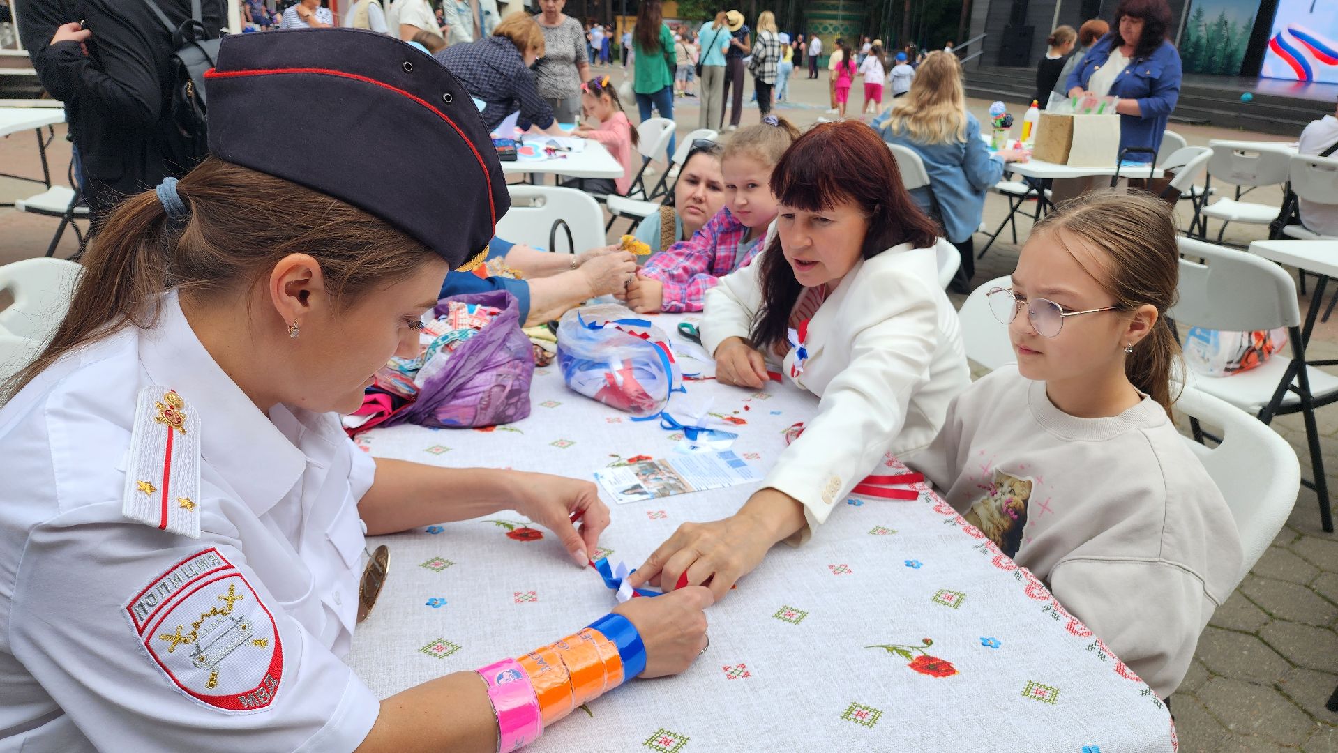 домодедово, россия, культура, общество, парк елочки, день россии, триколор, праздник,