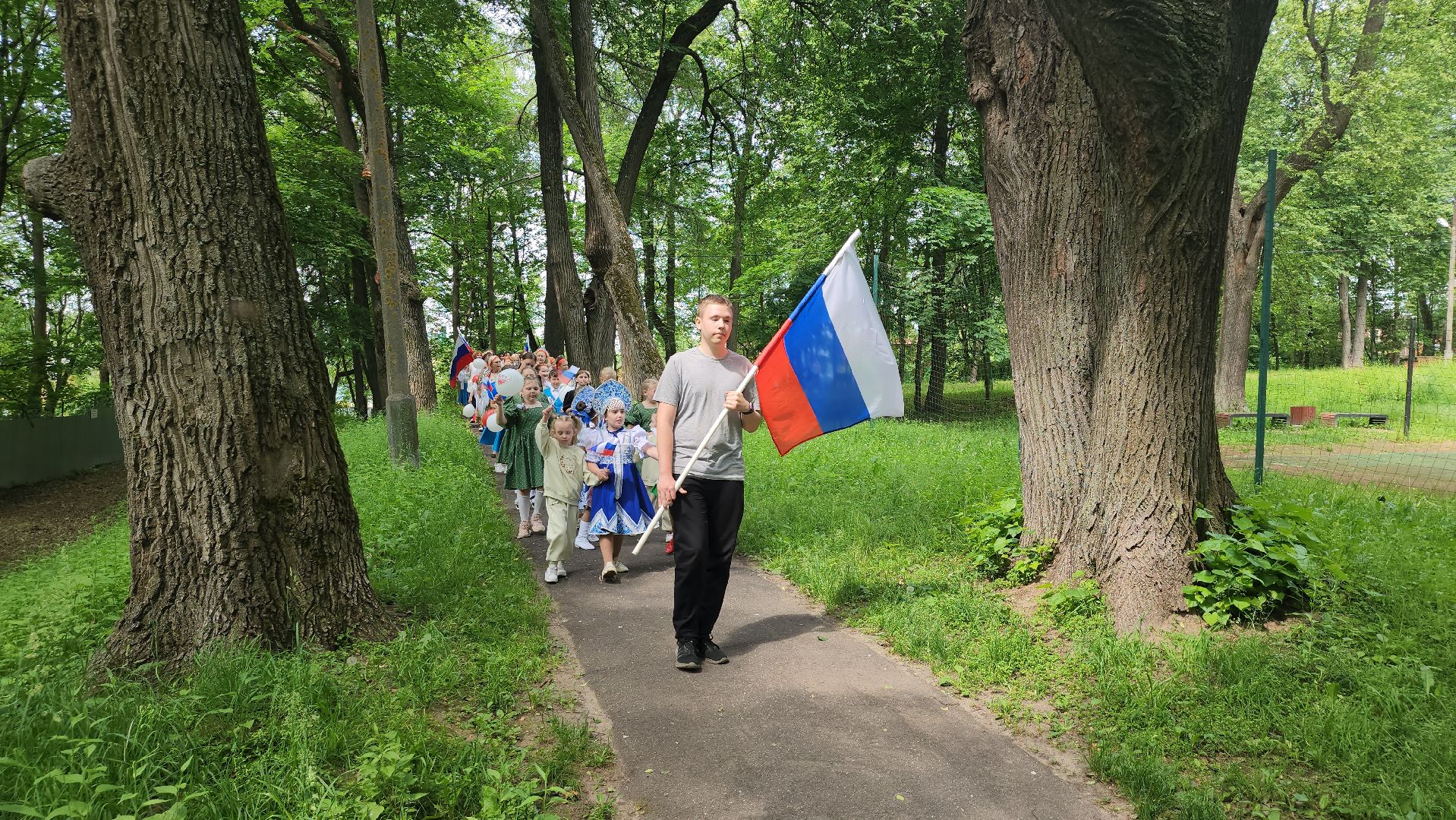 шествие, щёлково, день россии, флаг россии,