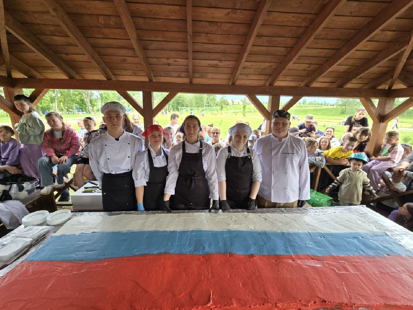 можайск, можайский муниципальный округ, подмосковье, день россии, торт, десерт под открытым небом, Александр Богачев,