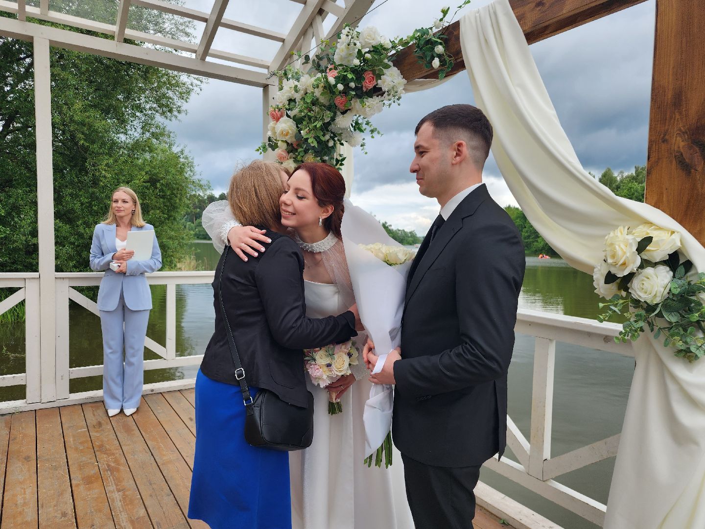 свадьба в парке, молодожены, регистрация брака в парке, свадьба в подмосковье, усадьба гребнево,