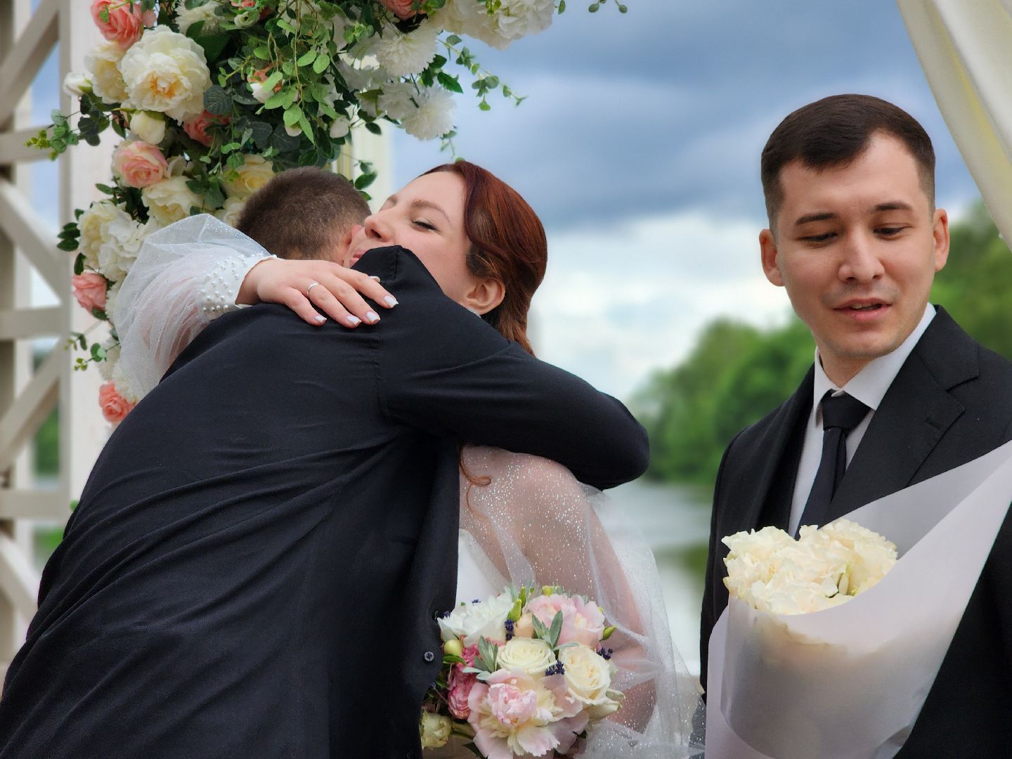 свадьба в парке, молодожены, регистрация брака в парке, свадьба в подмосковье, усадьба гребнево,