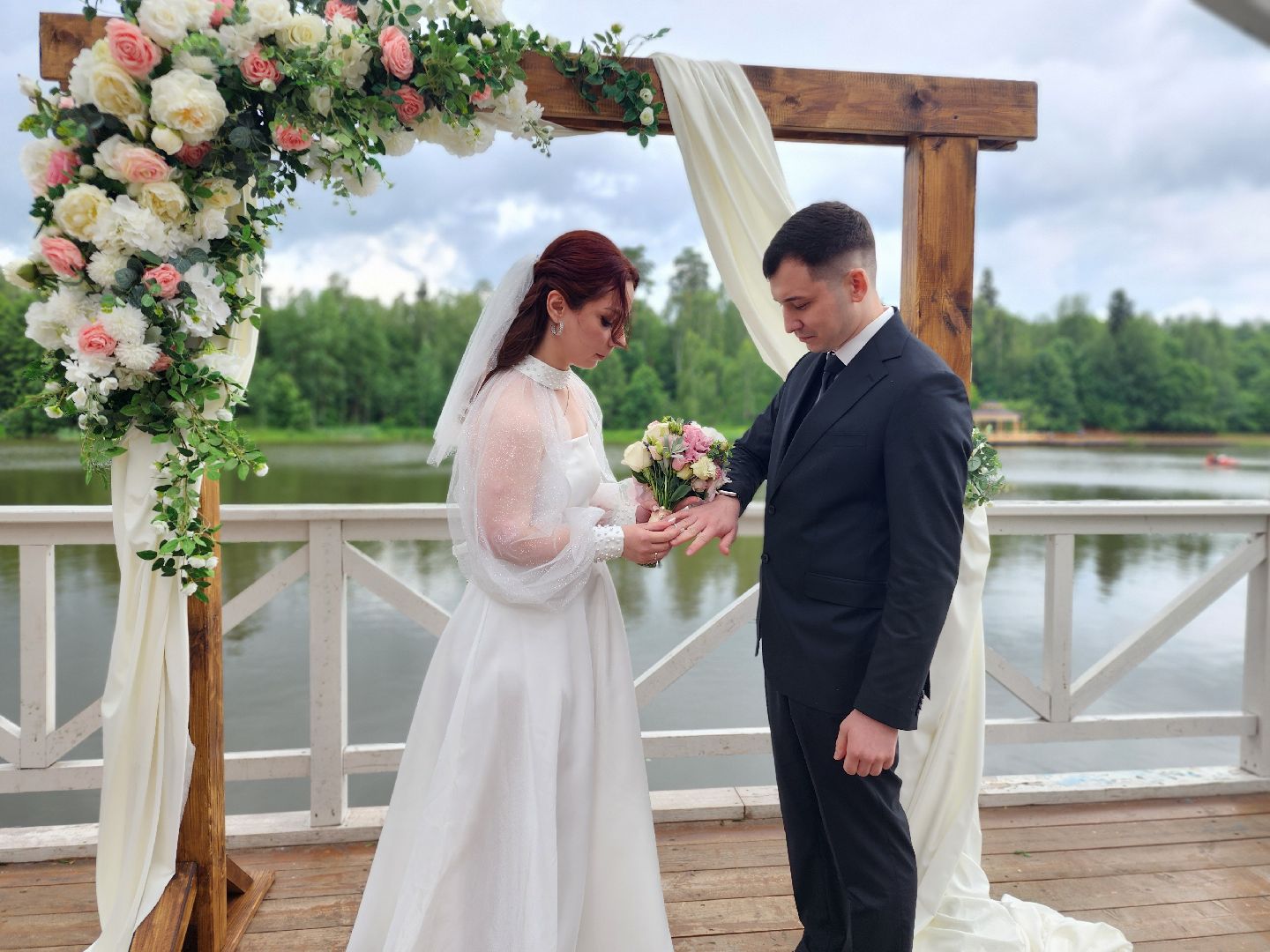 свадьба в парке, молодожены, регистрация брака в парке, свадьба в подмосковье, усадьба гребнево,