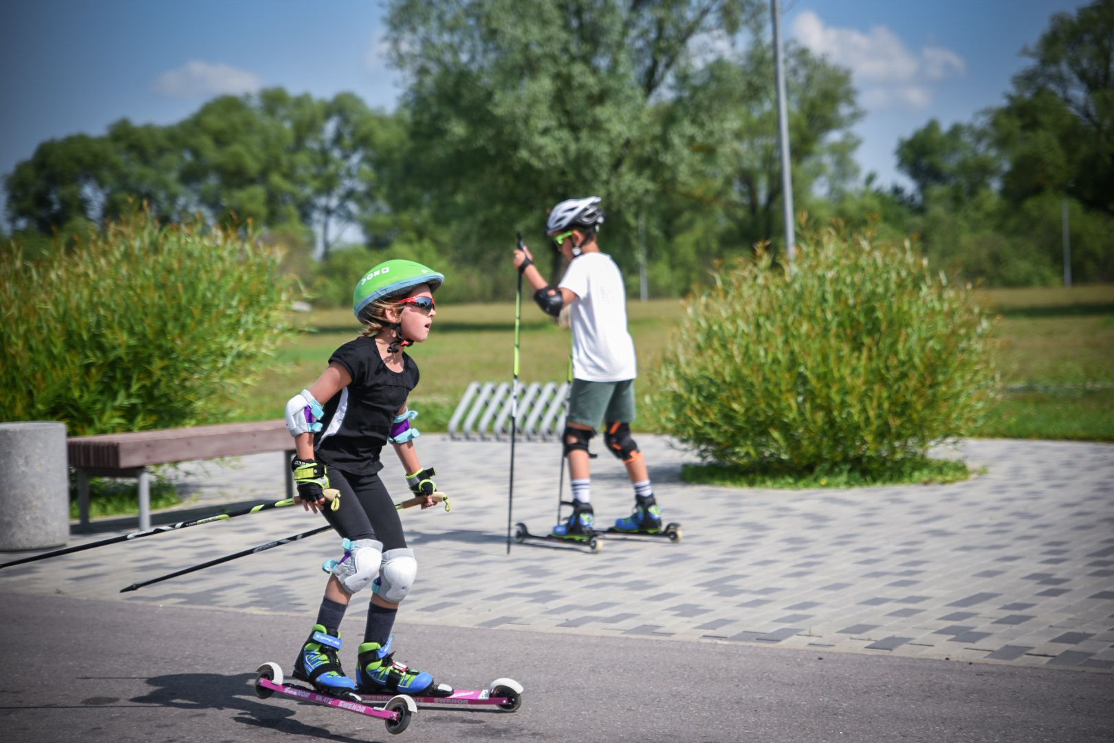 бронницы, тренировка лыжников летом, дети, парк бронницкий луг,