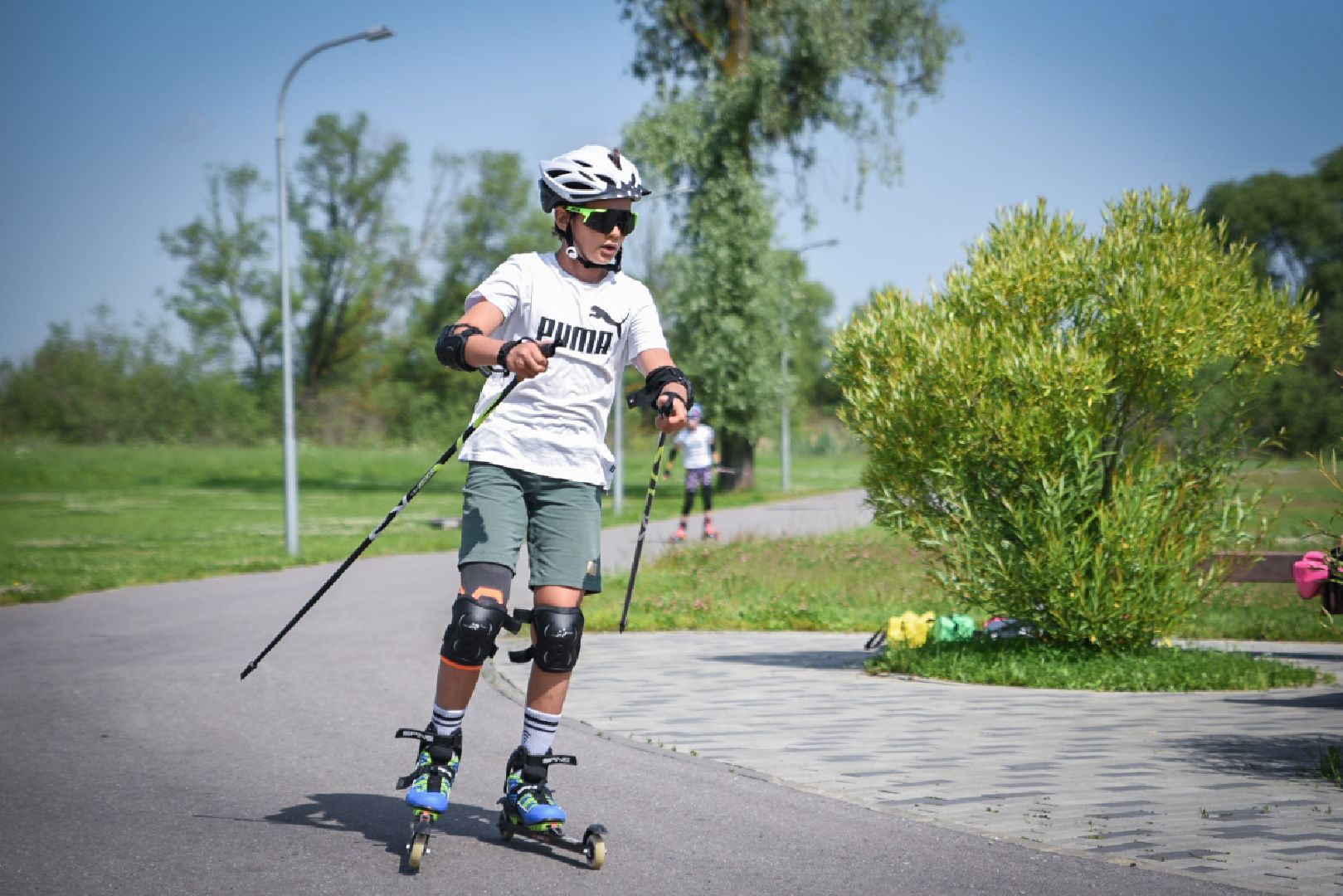 бронницы, тренировка лыжников летом, дети, парк бронницкий луг,