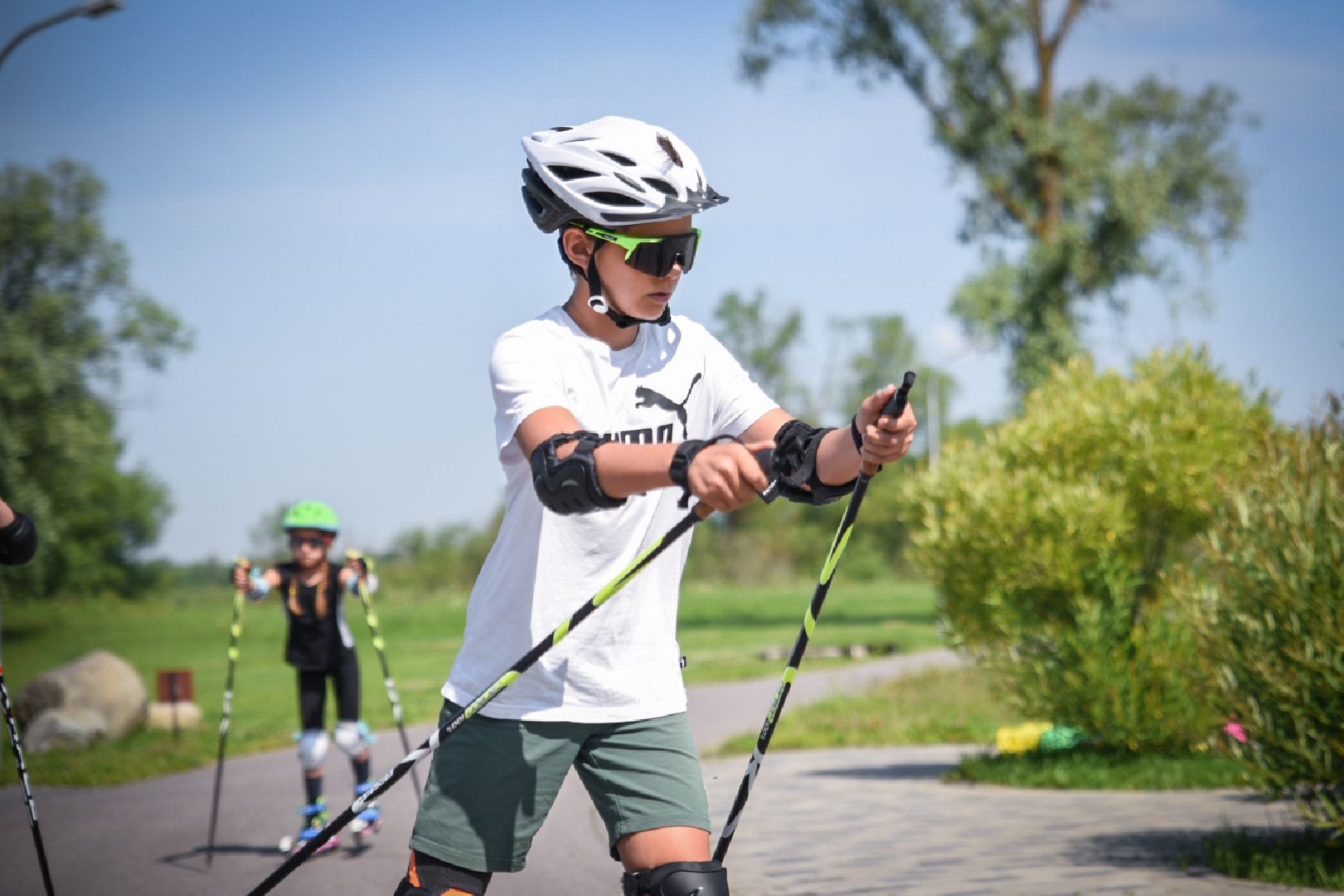 бронницы, тренировка лыжников летом, дети, парк бронницкий луг,