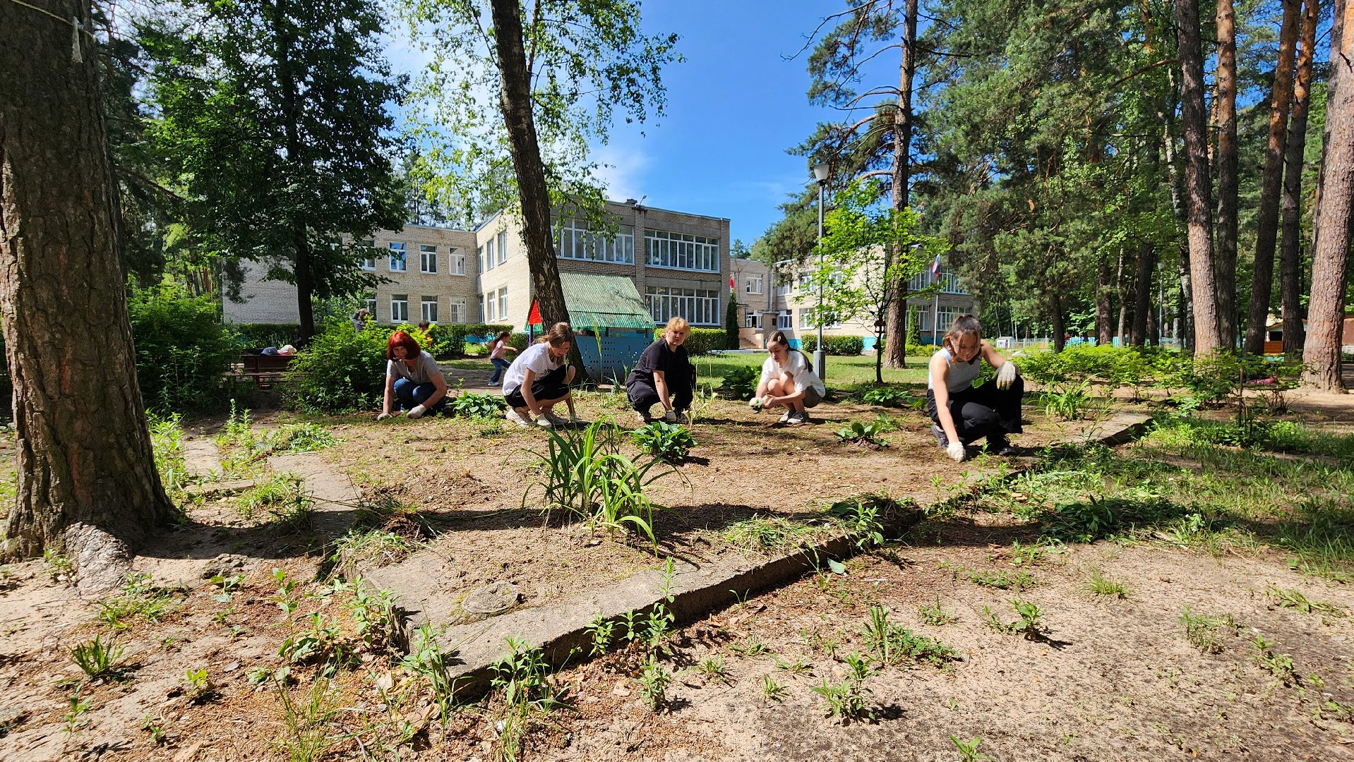 протвино, трудовые бригады подростков, благоустройство в детсаду,