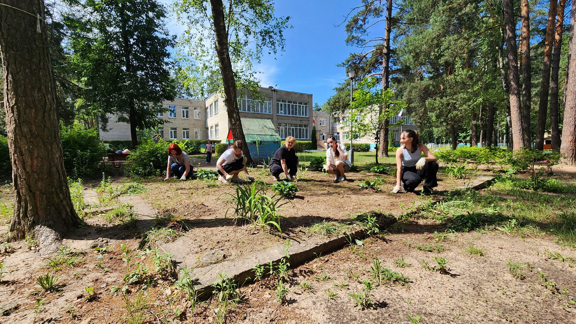 протвино, трудовые бригады подростков, благоустройство в детсаду,