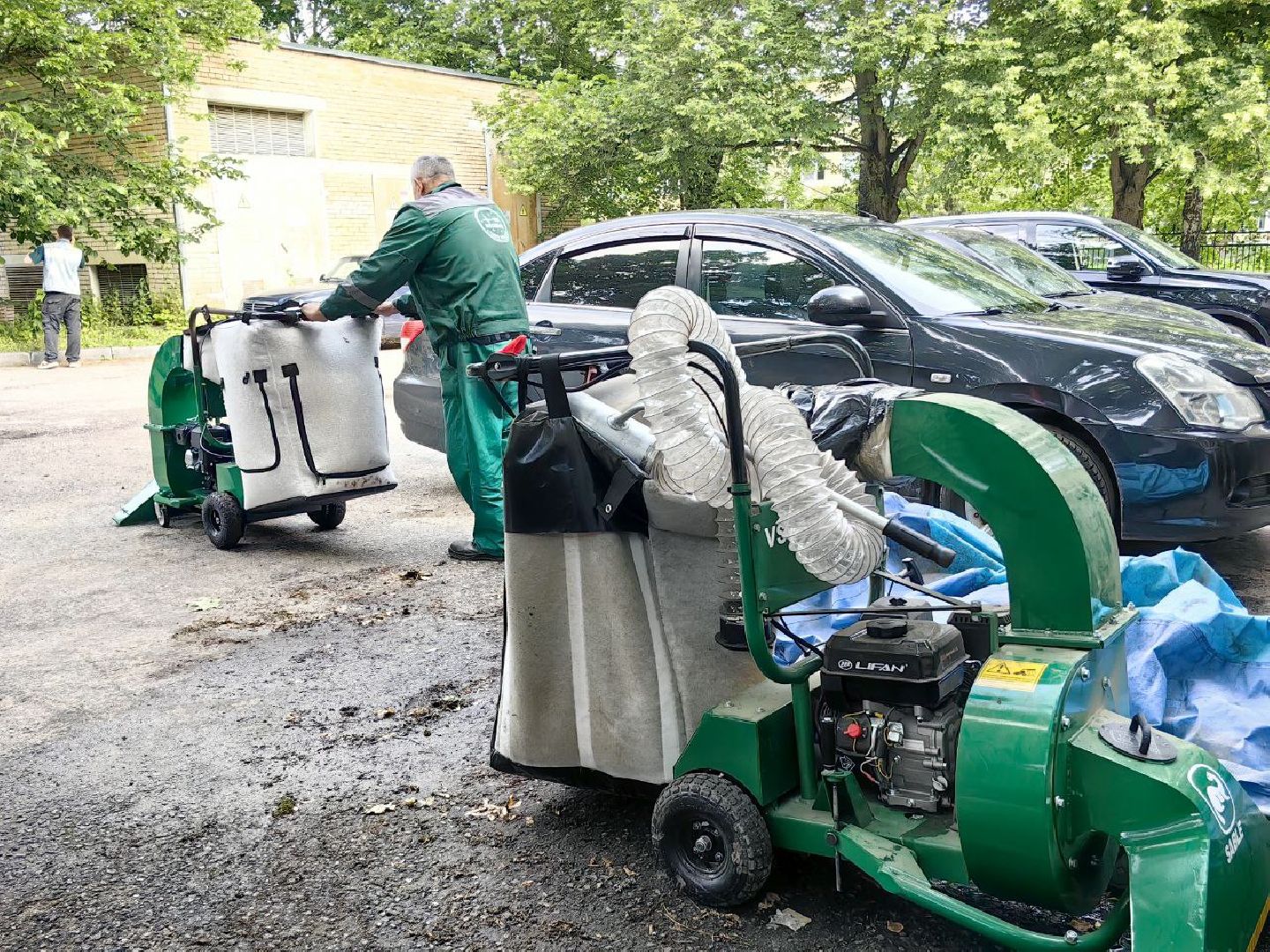 пылесос, уборка улиц, ветки, автопарк,