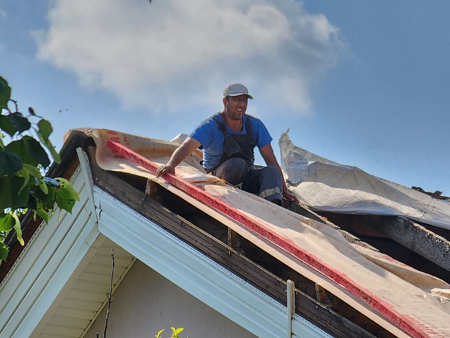 чехов, улица пионерская, взрослая поликлиника, благоустройство территории, ремонт проезжей части, обновление пешеходных дорожек, тротуары, зоны отдыха, полусферы, расширение автостоянки, дополнительные парковочные места, текущий ремонт поликлиники, замена кровли, фасадные работы, инженерные сети,