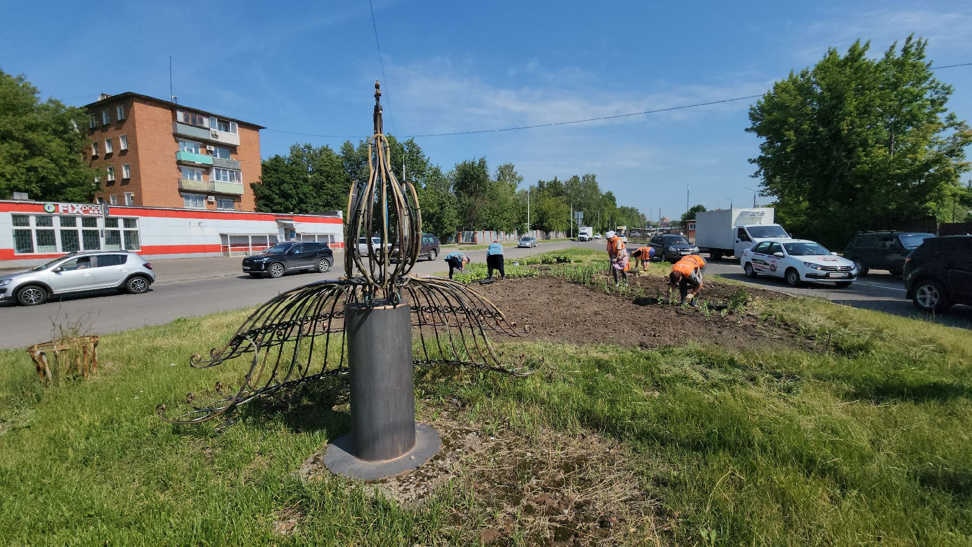 серпухов, борисовское шоссе, комбинат благоустройства, цветы на клумбе, городские цветы,