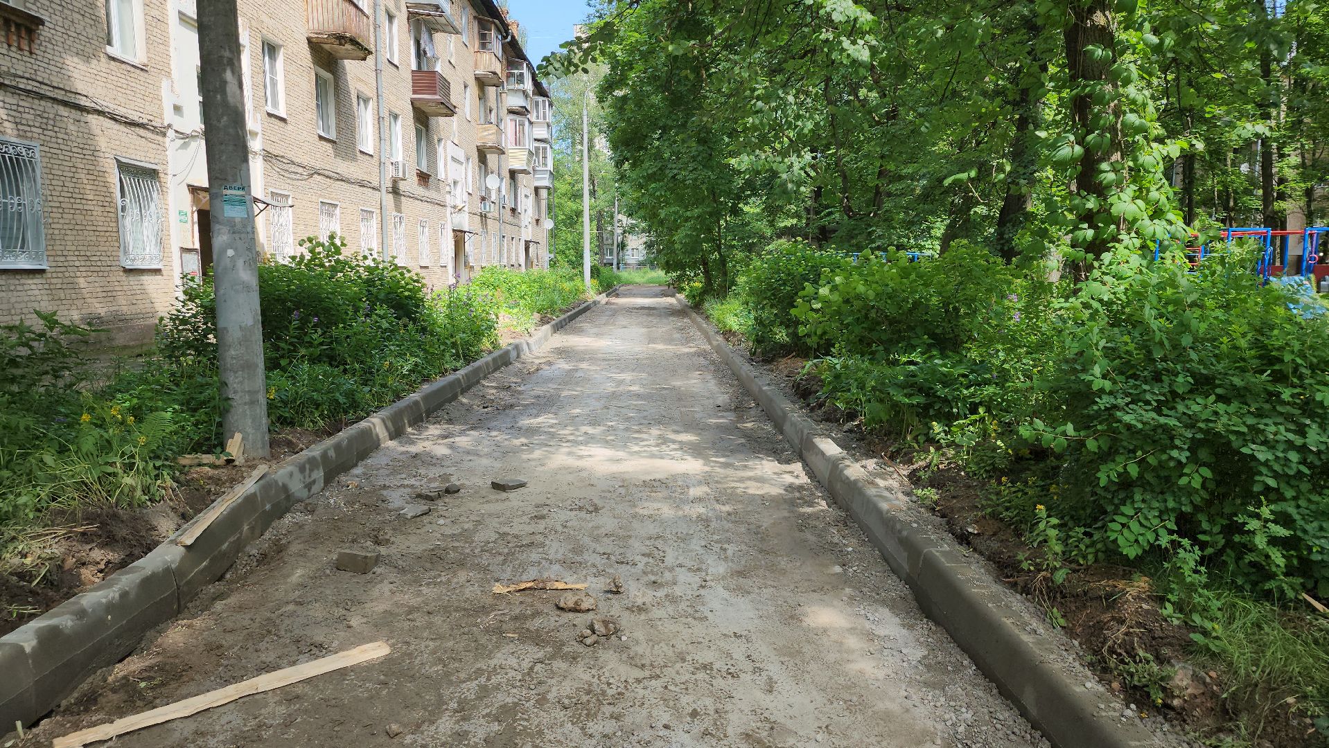 Благоустройство двора, Щелково, Монино, Замена бордюров,