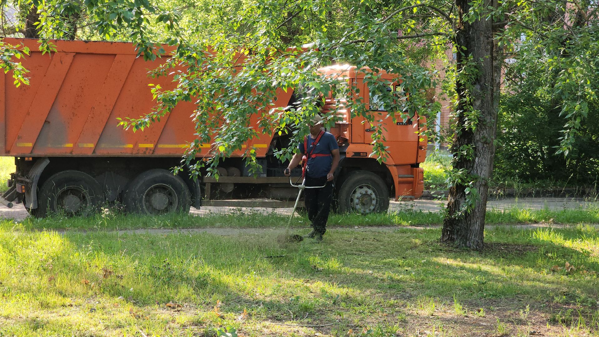 покос травы, Лобня, Благоустройство ,