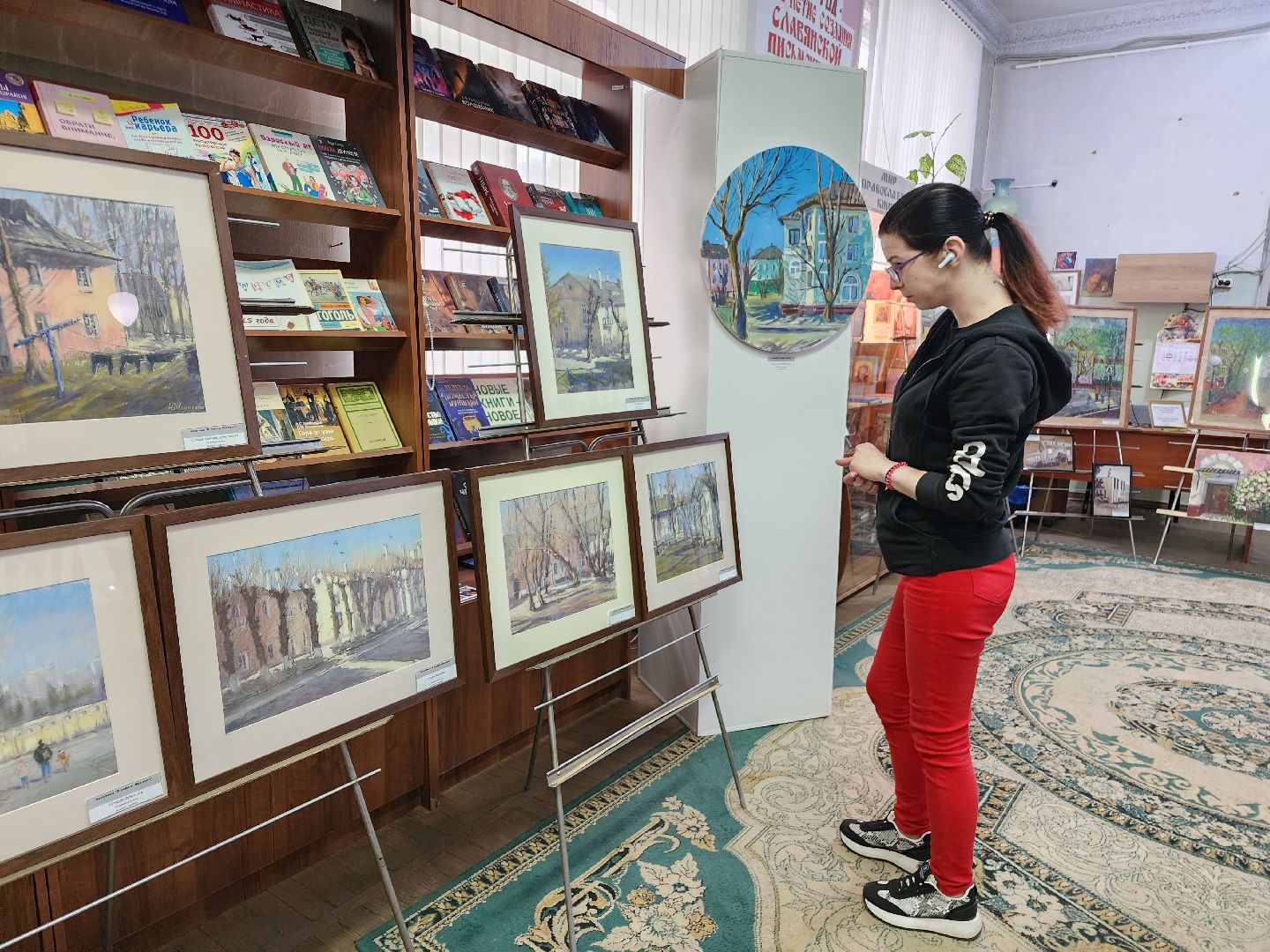 фрязино, художественная выставка, библиотека, пленэры,