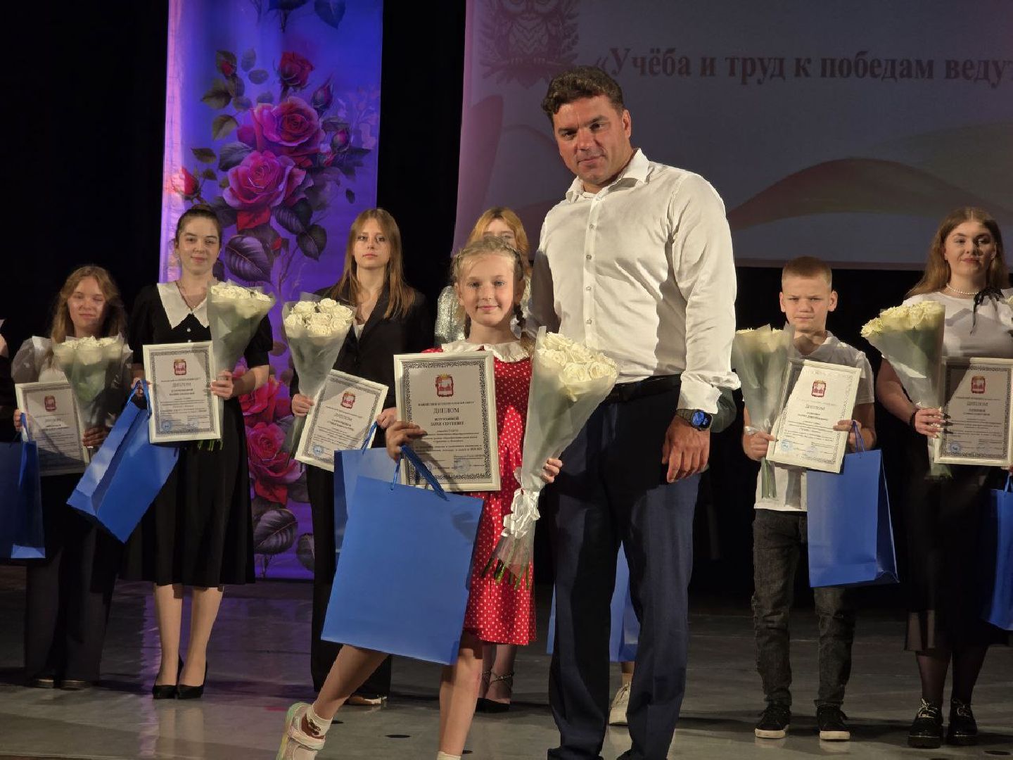 можайск, можайский муниципальный округ, подмосковье, одаренные дети, церемония награждения, ника нагулина,