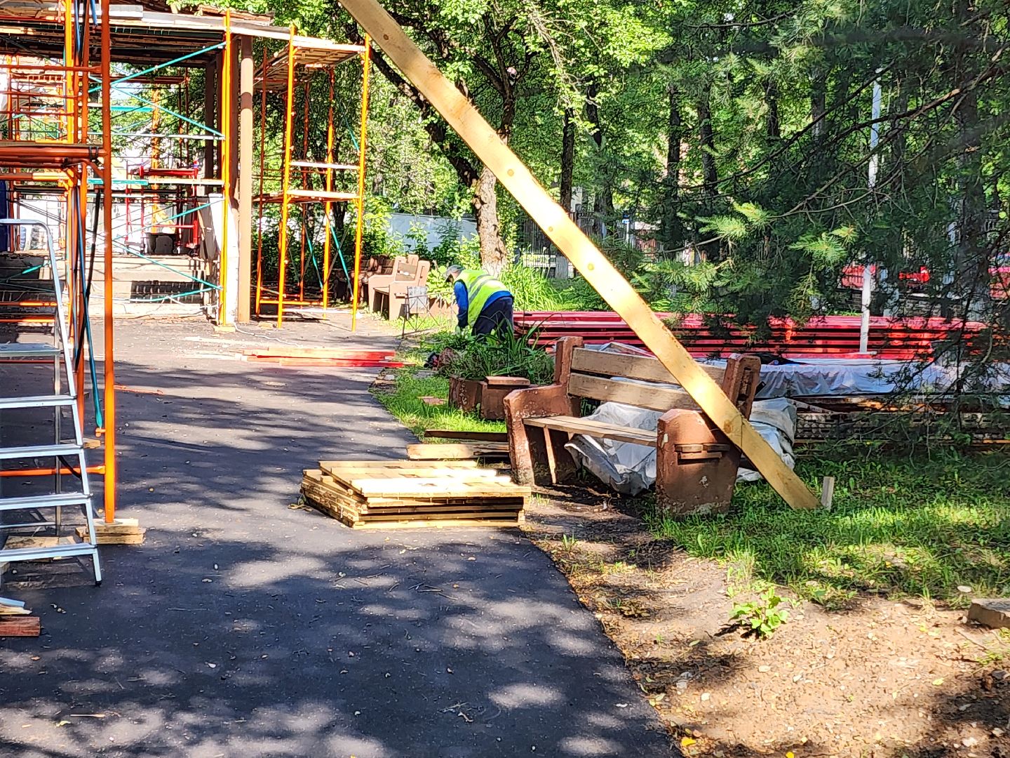 чехов, улица пионерская 2, взрослая поликлиника, текущий ремонт, замена кровли, ремонт крыши, профнастил, гидроизоляция, теплоизоляция, фасадные работы, инженерные сети, благоустройство территории,