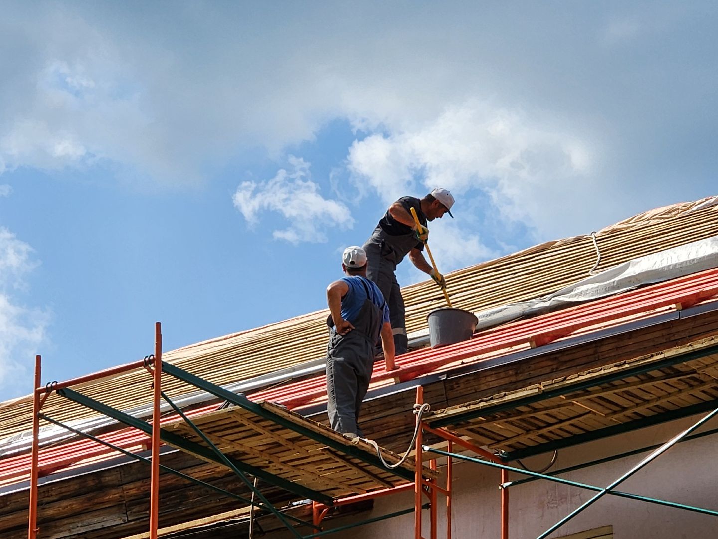 чехов, улица пионерская 2, взрослая поликлиника, текущий ремонт, замена кровли, ремонт крыши, профнастил, гидроизоляция, теплоизоляция, фасадные работы, инженерные сети, благоустройство территории,