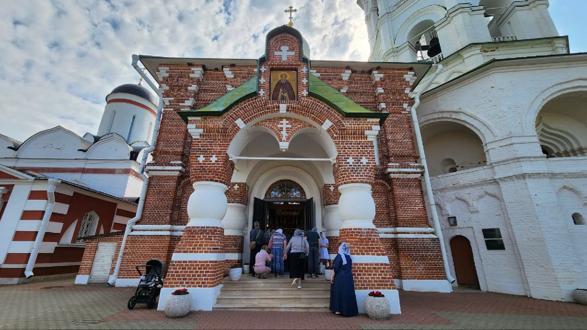 Дмитров, Икона Троеручица, Николо-Пешношский монастырь, РПЦ,