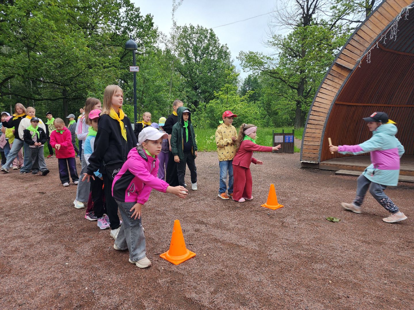 фрязино, летний детский лагерь, лесопарк, спортивная эстафета, дети в лагере,