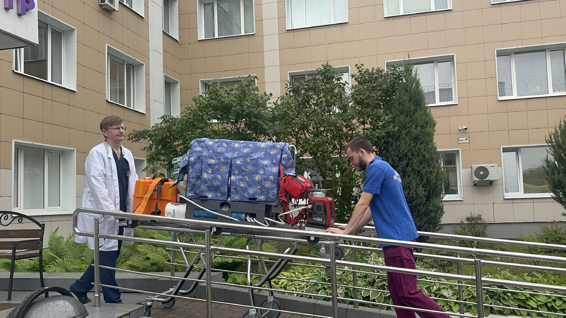 новый реанимобиль , машина скорой помощи, видновский перинатальный центр, ленинский городской округ,