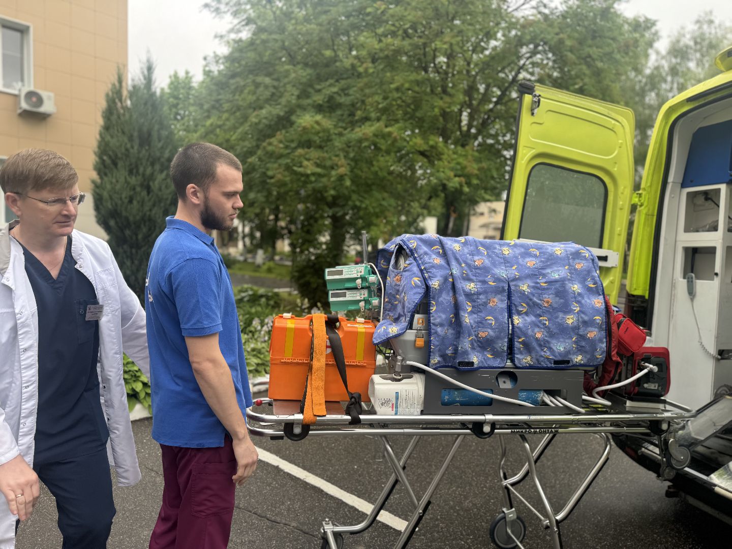 новый реанимобиль , машина скорой помощи, видновский перинатальный центр, ленинский городской округ,