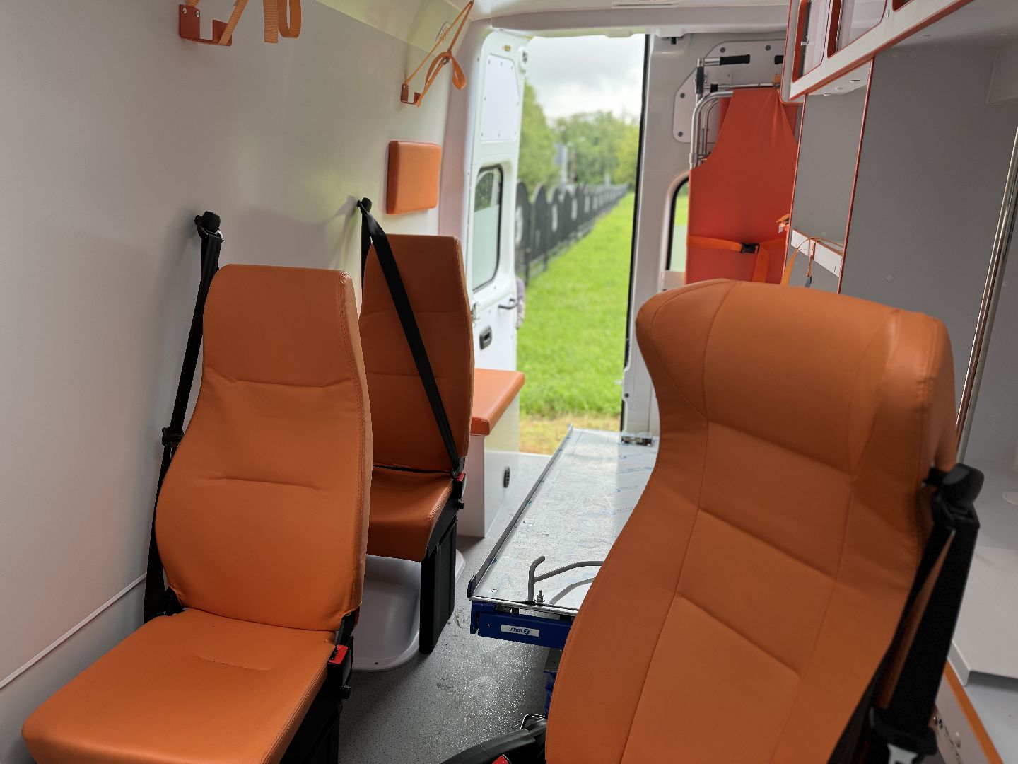 новый реанимобиль , машина скорой помощи, видновский перинатальный центр, ленинский городской округ,