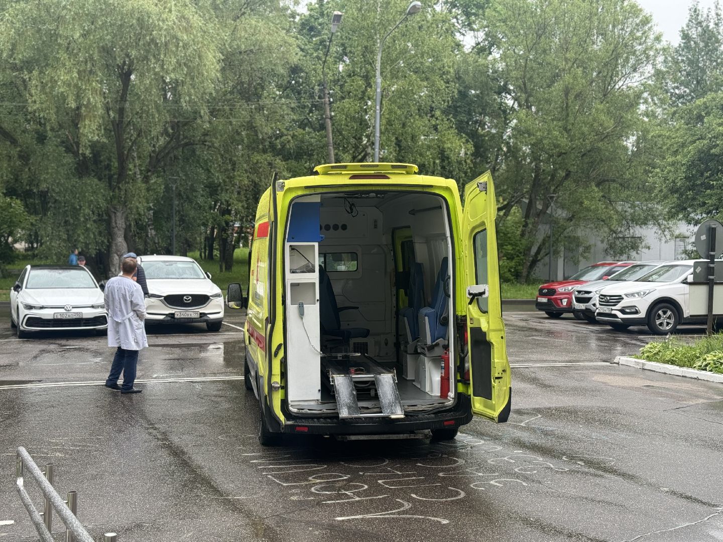 новый реанимобиль , машина скорой помощи, видновский перинатальный центр, ленинский городской округ,