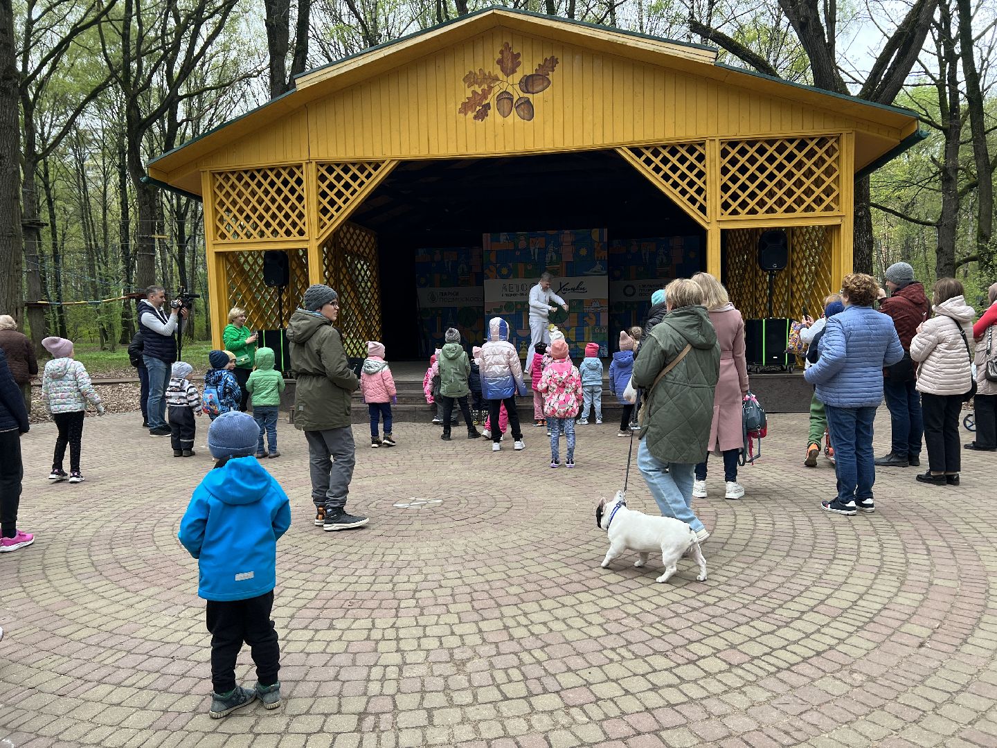 Химки, парк Дубки, 1 мая, начало теплого сезона, концерт