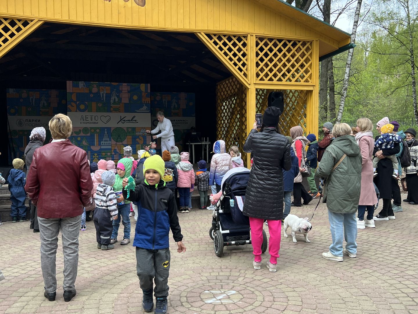 Химки, парк Дубки, 1 мая, начало теплого сезона, концерт