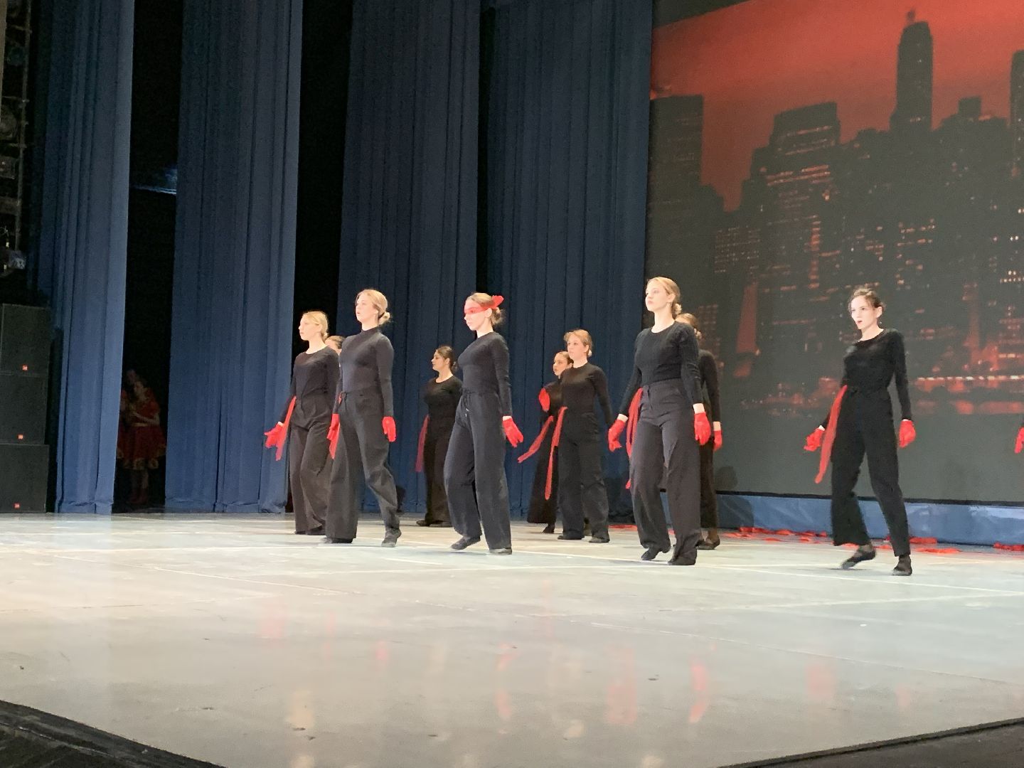 Конкурс, танцы, студенты