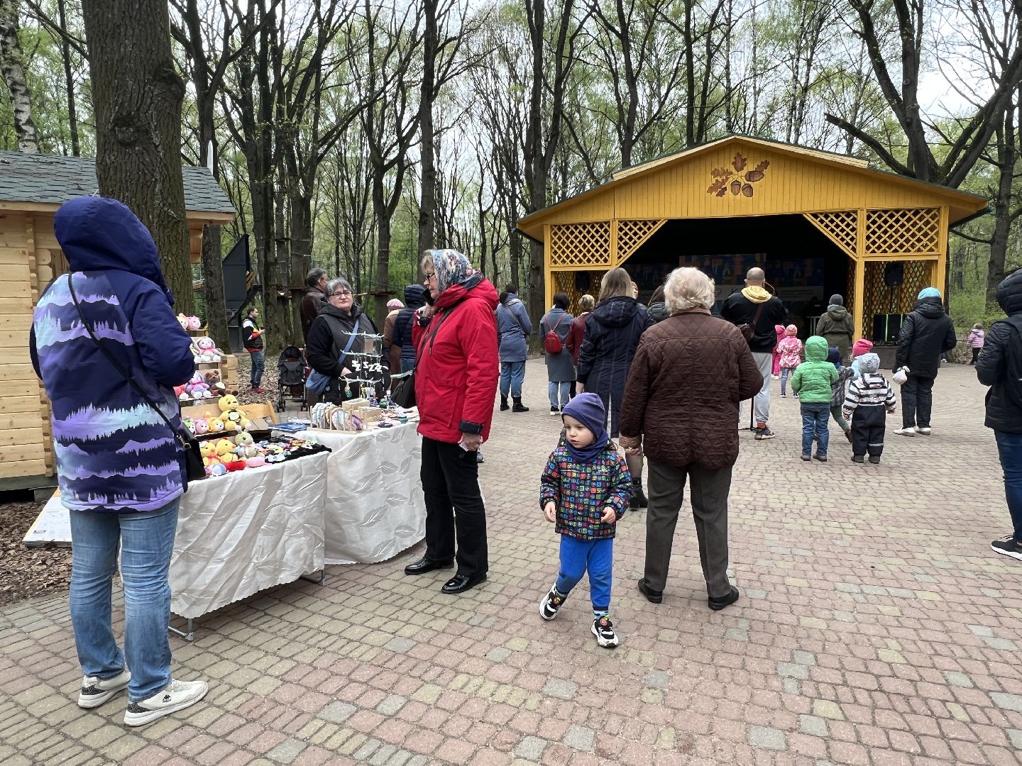 Химки, парк Дубки, ярмарка мастеров, начало летнего сезона