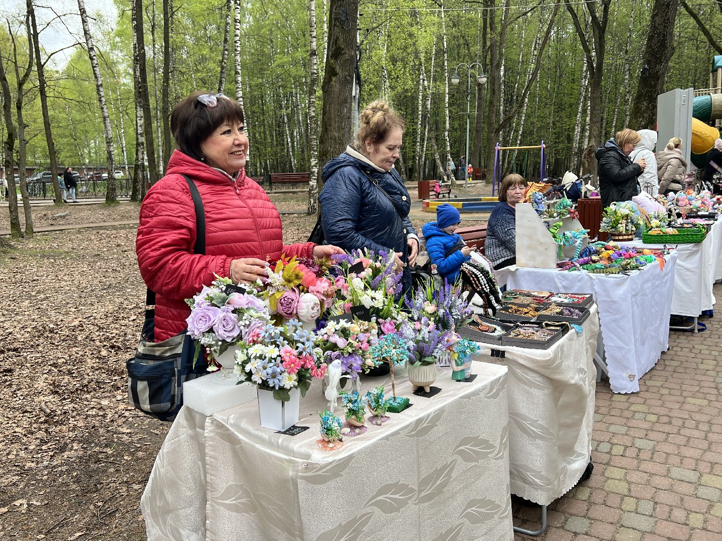 Химки, парк Дубки, ярмарка мастеров, начало летнего сезона