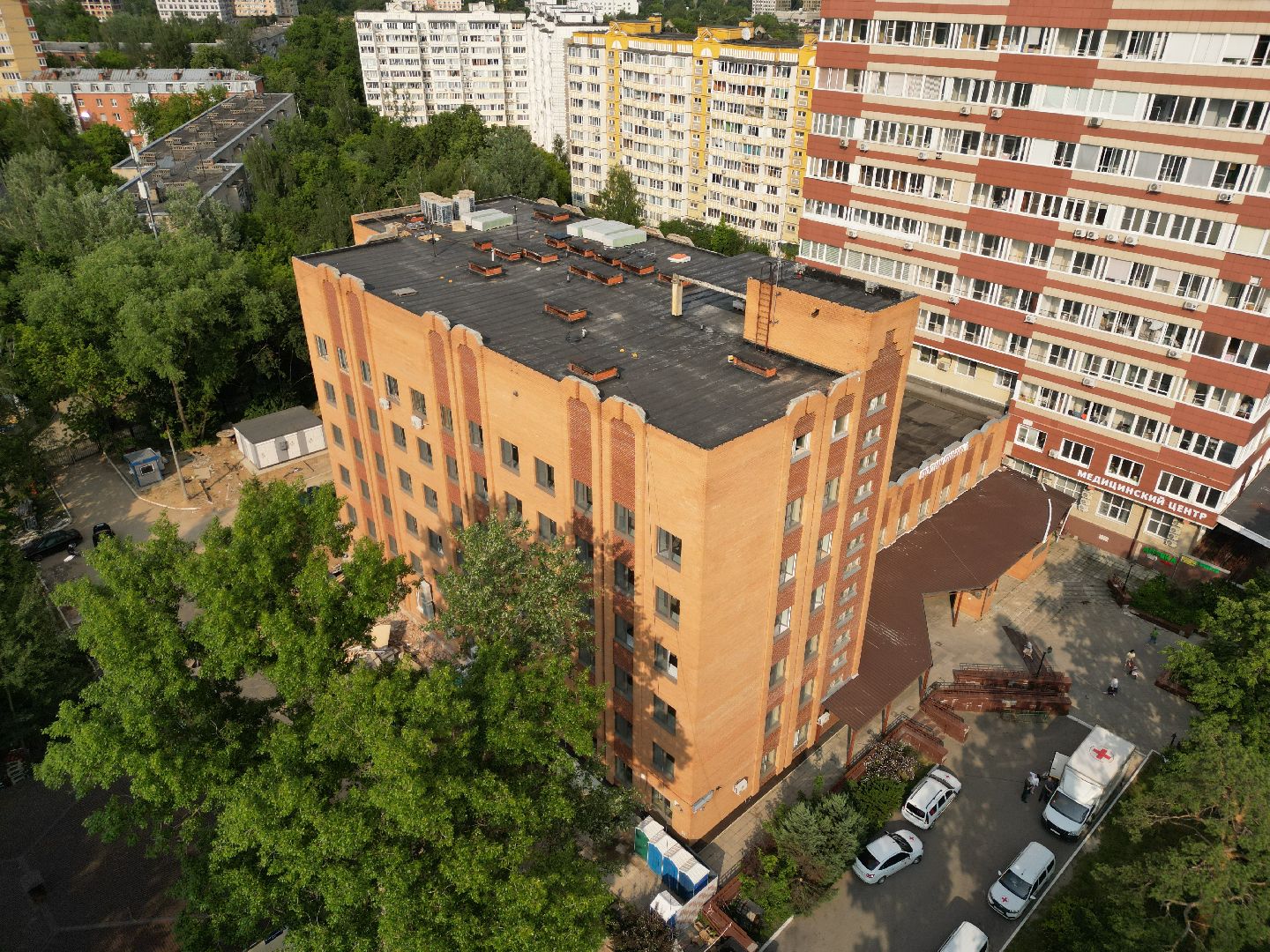 видео с коптера, поликлиника в пушкино, медицина в пушкино,