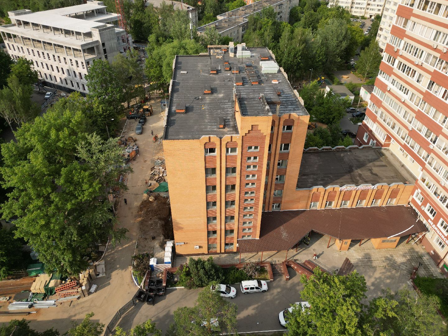 видео с коптера, поликлиника в пушкино, медицина в пушкино,