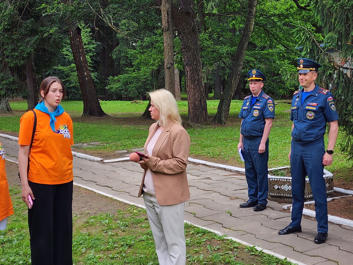чехов, детский лагерь звездочка, день безопасности, правила поведения на воде, пожарная безопасность, мчс, гимс,   вдпо,  чеховспас, профилактика, брошюры и памятки, урок безопасности, викторины, интерактив, демонстрация пожарной техники, оборудование и снаряжение, мороженое,