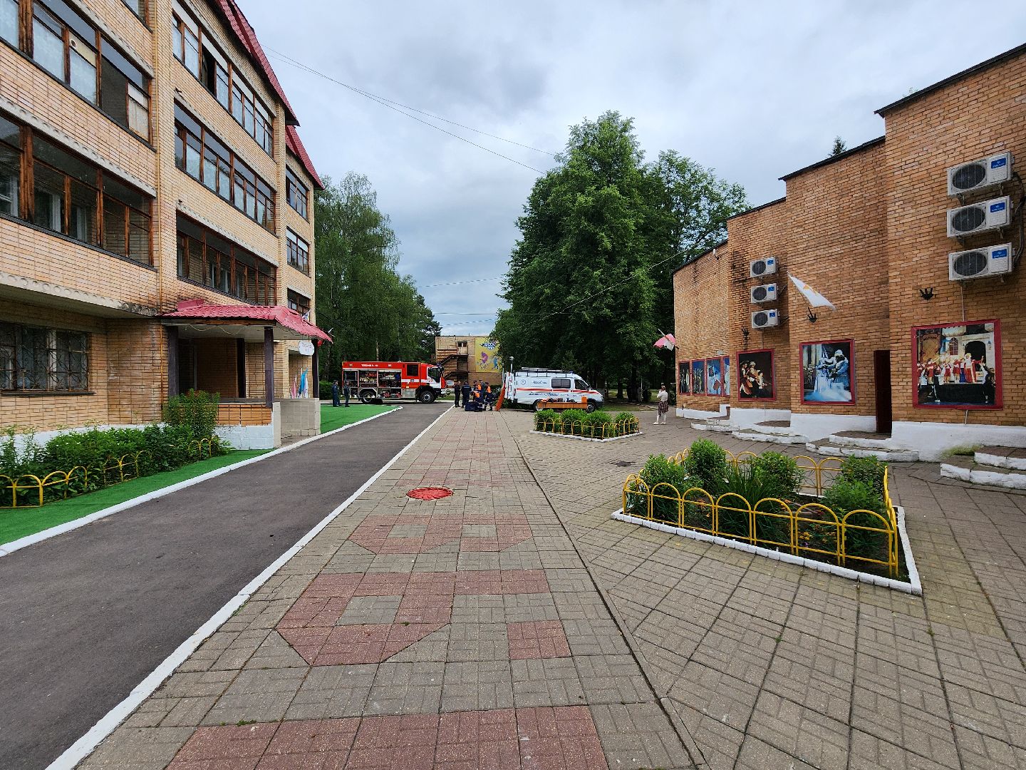 чехов, детский лагерь звездочка, день безопасности, правила поведения на воде, пожарная безопасность, мчс, гимс,   вдпо,  чеховспас, профилактика, брошюры и памятки, урок безопасности, викторины, интерактив, демонстрация пожарной техники, оборудование и снаряжение, мороженое,