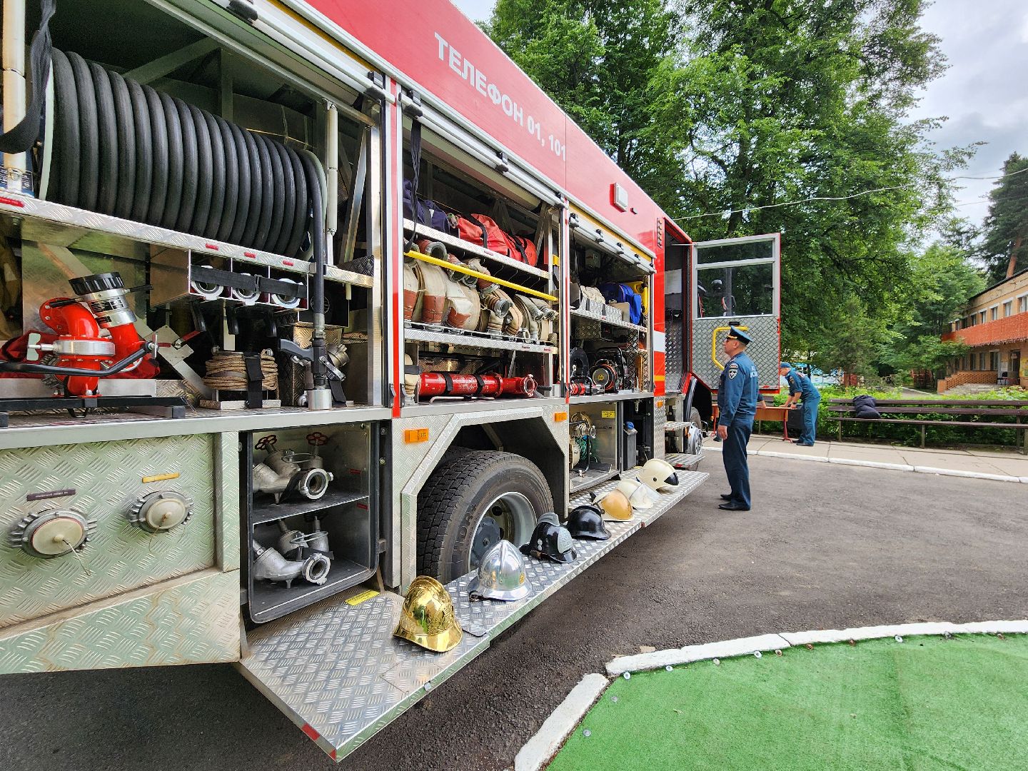 чехов, детский лагерь звездочка, день безопасности, правила поведения на воде, пожарная безопасность, мчс, гимс,   вдпо,  чеховспас, профилактика, брошюры и памятки, урок безопасности, викторины, интерактив, демонстрация пожарной техники, оборудование и снаряжение, мороженое,
