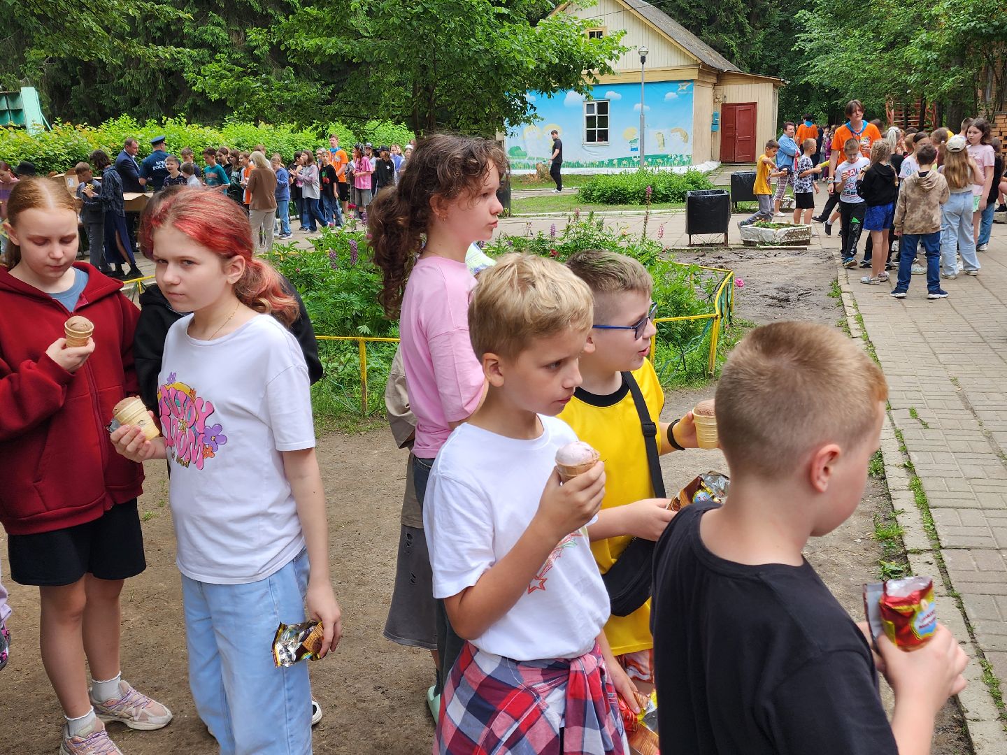 чехов, детский лагерь звездочка, день безопасности, правила поведения на воде, пожарная безопасность, мчс, гимс,   вдпо,  чеховспас, профилактика, брошюры и памятки, урок безопасности, викторины, интерактив, демонстрация пожарной техники, оборудование и снаряжение, мороженое,