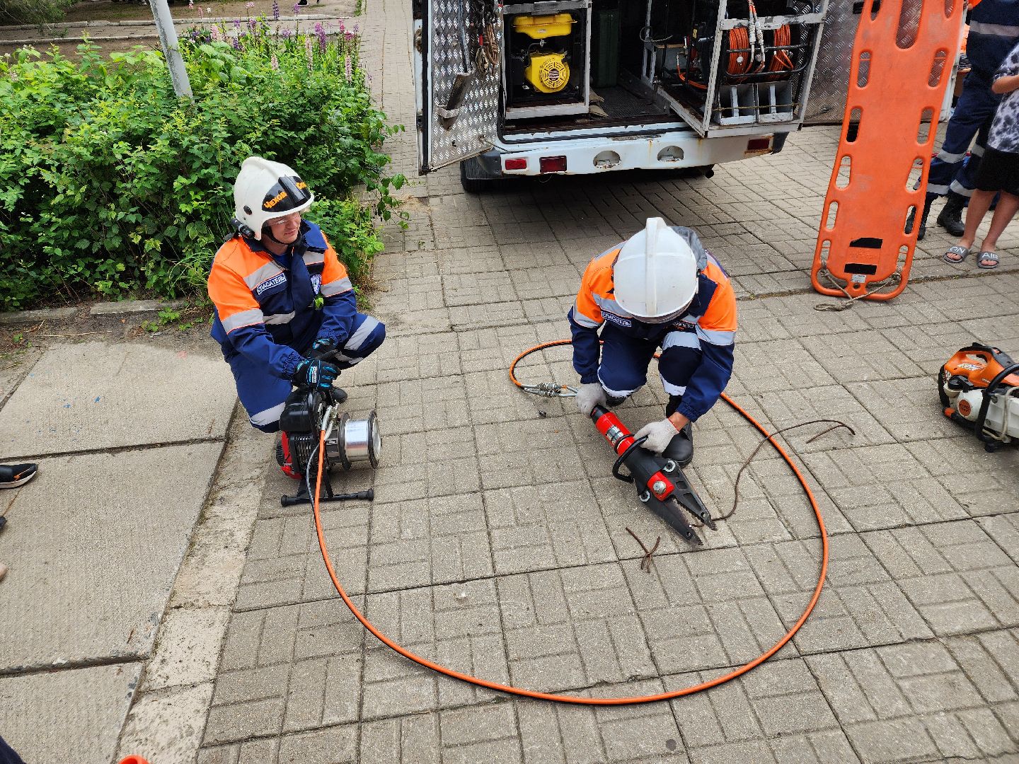 чехов, детский лагерь звездочка, день безопасности, правила поведения на воде, пожарная безопасность, мчс, гимс,   вдпо,  чеховспас, профилактика, брошюры и памятки, урок безопасности, викторины, интерактив, демонстрация пожарной техники, оборудование и снаряжение, мороженое,