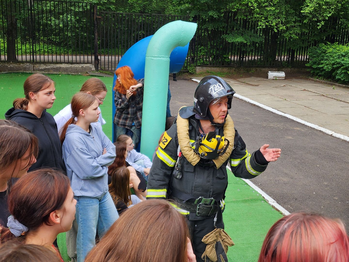 чехов, детский лагерь звездочка, день безопасности, правила поведения на воде, пожарная безопасность, мчс, гимс,   вдпо,  чеховспас, профилактика, брошюры и памятки, урок безопасности, викторины, интерактив, демонстрация пожарной техники, оборудование и снаряжение, мороженое,