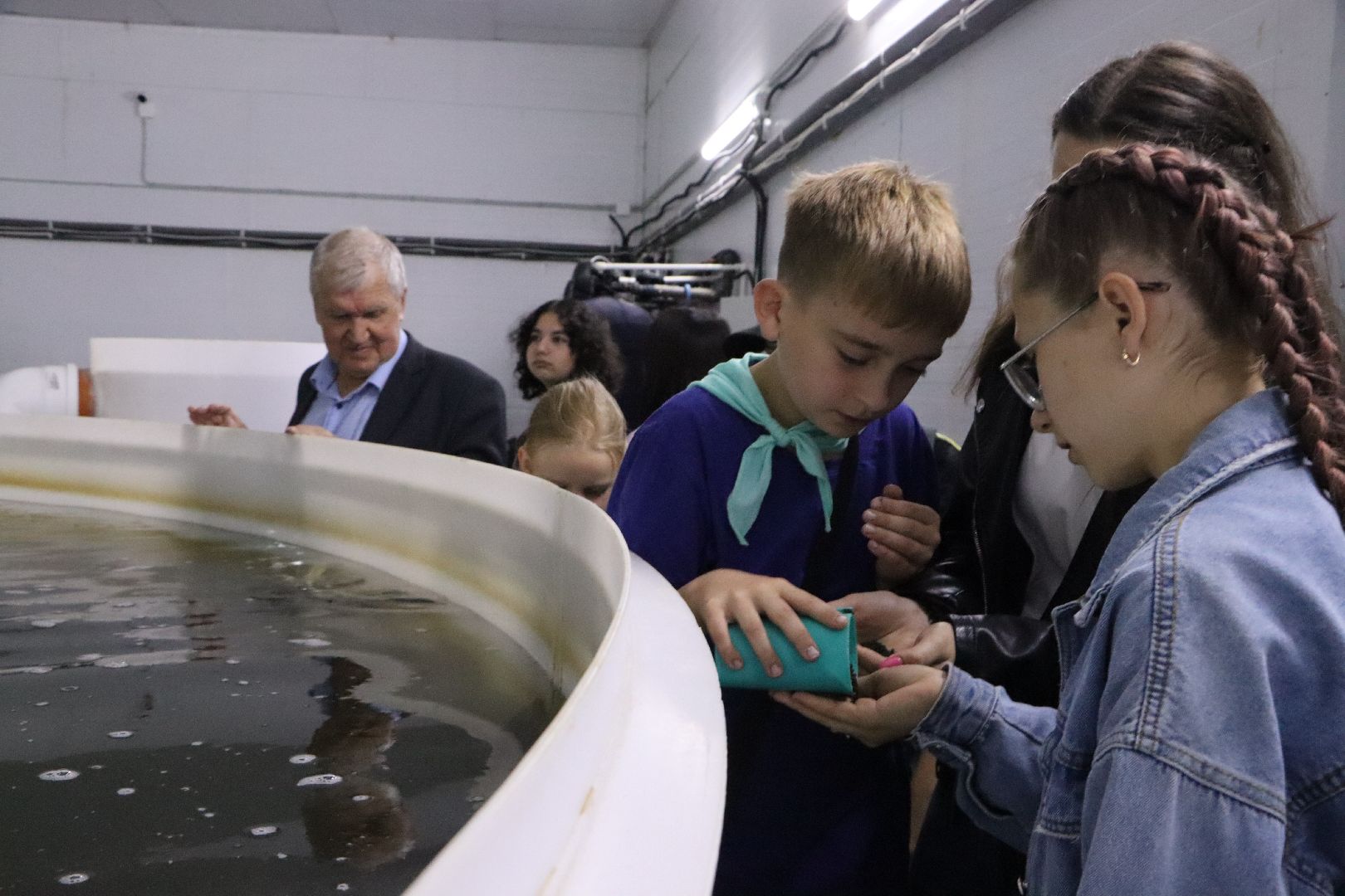 осетровое хозяйство в серебряных прудах, экскурсия, школьники, серебряные пруды,