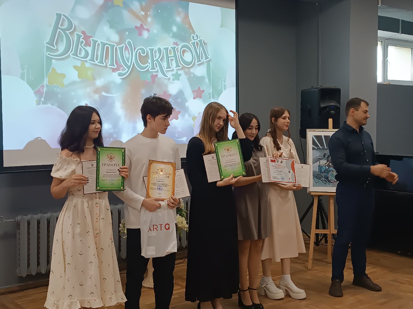 люберцы, вручение дипломов, детская художественная школа, выпускники,