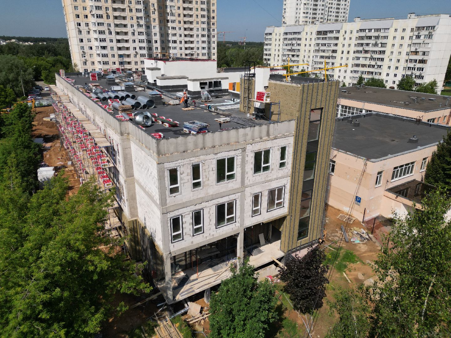 видео с коптера, пристройка к гимназии 13, гимназия 13 в долгопрудном,