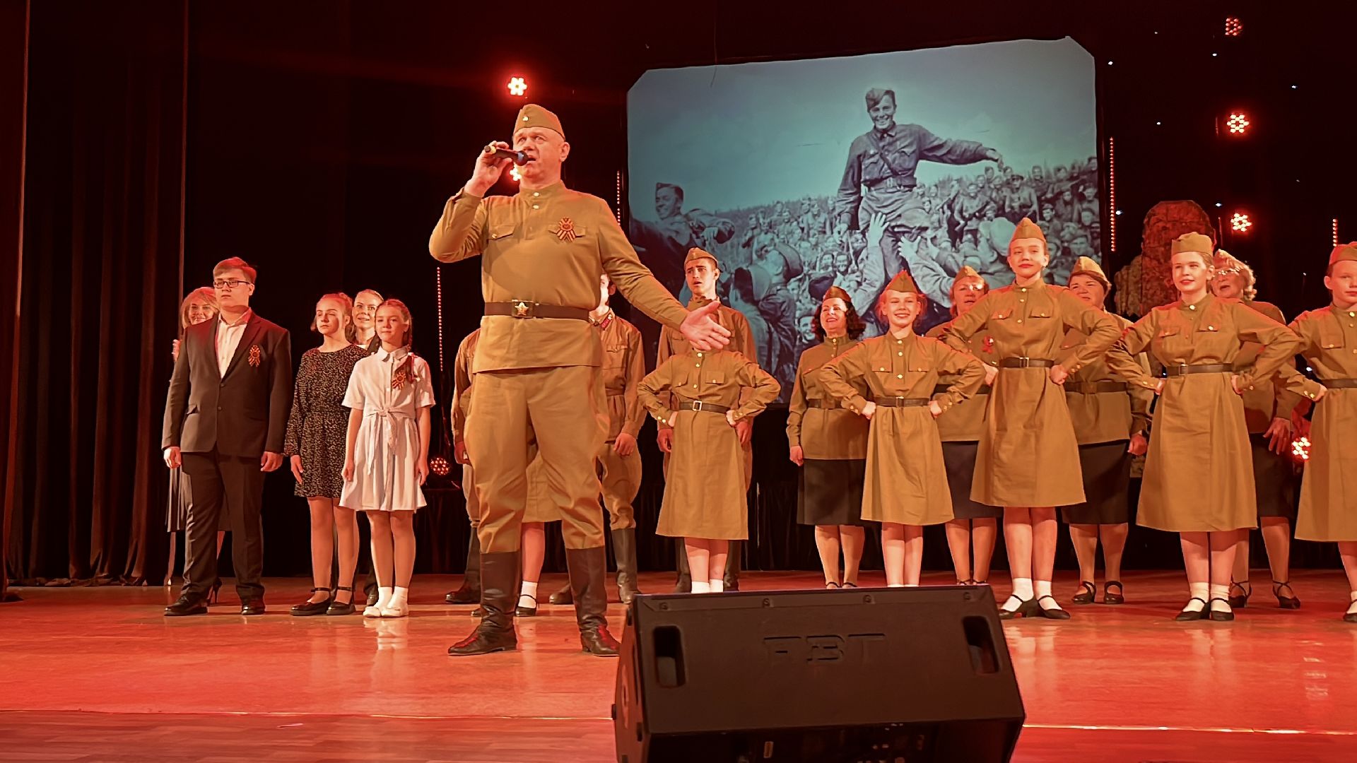 наро-фоминск, александр твардовский, цдк звезда, василий теркин, день памяти и скорби,