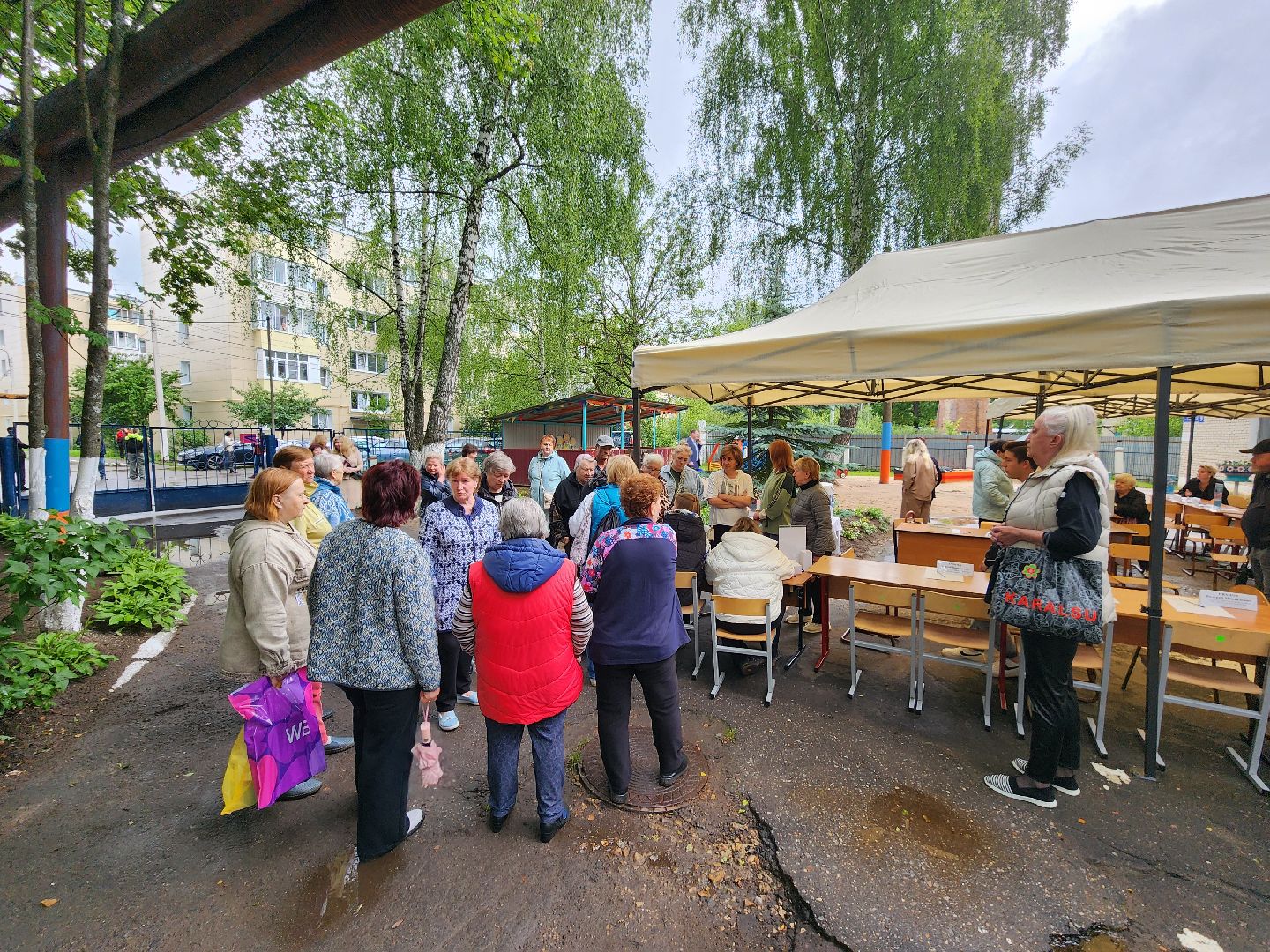 чехов, выездная администрация, встреча с жителями, обращения граждан, поселок столбовая, улица вокзальная, тротуар,  улица малая , уличное освещение, благоустройство , ремонт тротуара,