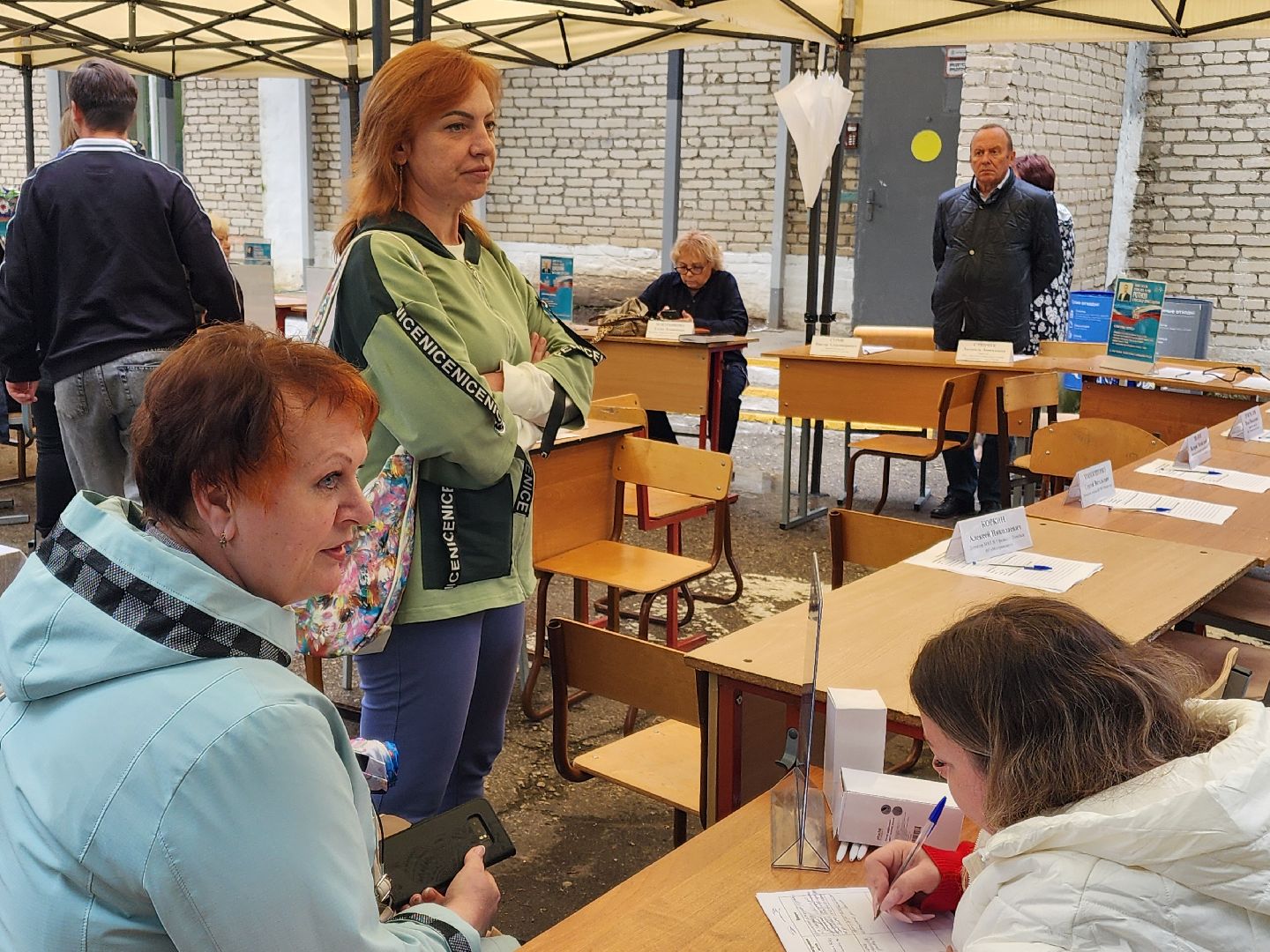 чехов, выездная администрация, встреча с жителями, обращения граждан, поселок столбовая, улица вокзальная, тротуар,  улица малая , уличное освещение, благоустройство , ремонт тротуара,