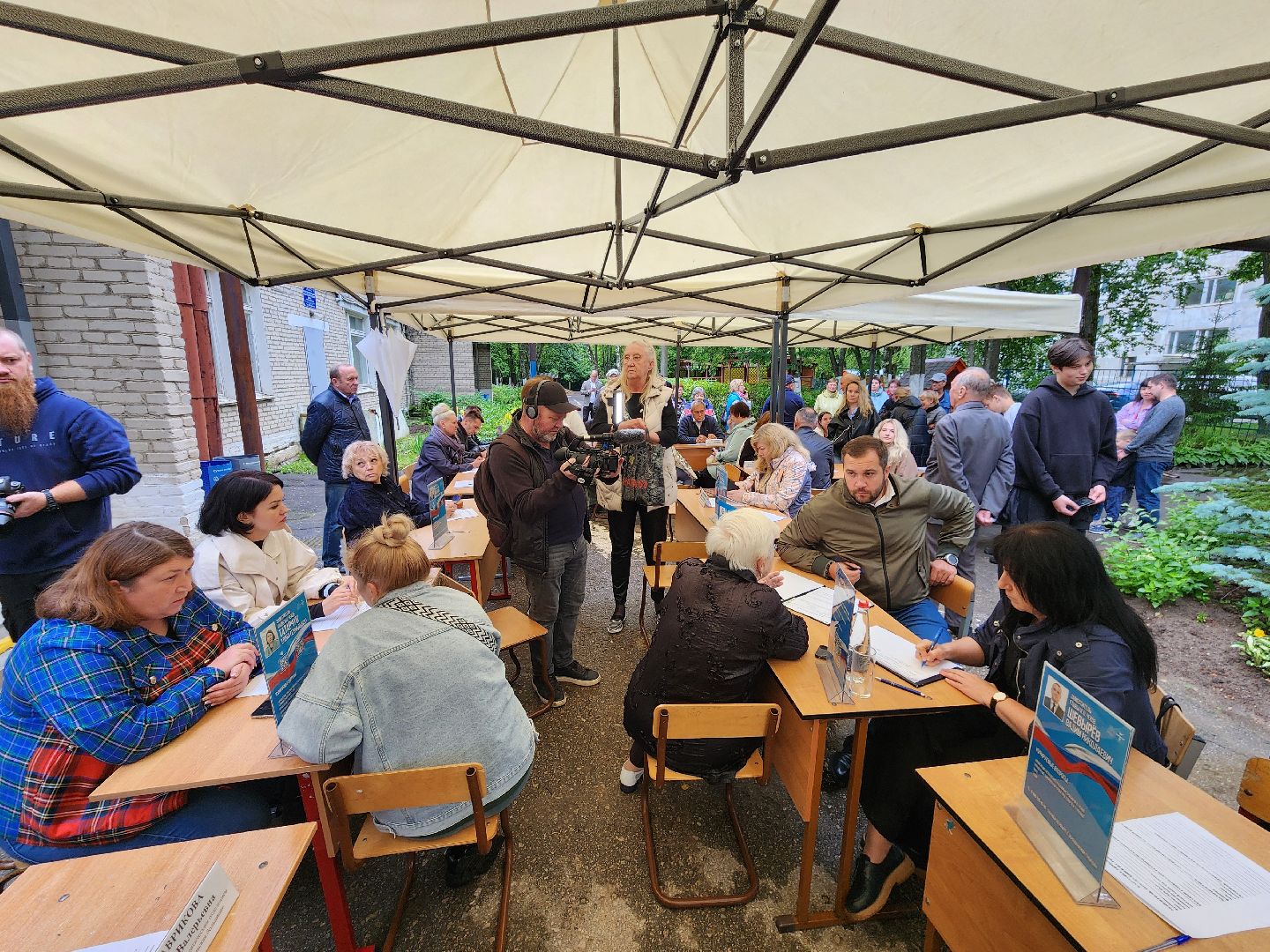 чехов, выездная администрация, встреча с жителями, обращения граждан, поселок столбовая, улица вокзальная, тротуар,  улица малая , уличное освещение, благоустройство , ремонт тротуара,