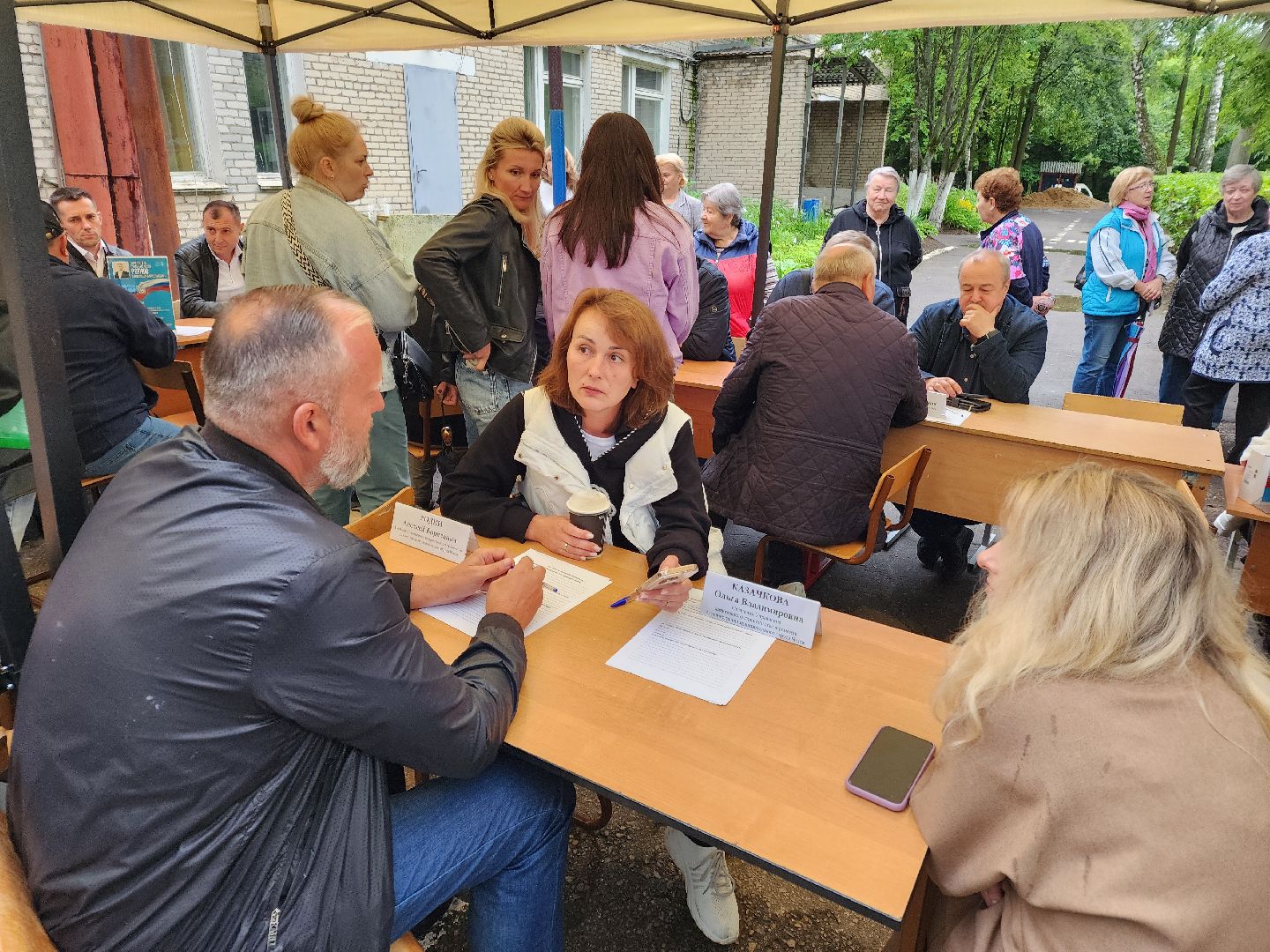 чехов, выездная администрация, встреча с жителями, обращения граждан, поселок столбовая, улица вокзальная, тротуар,  улица малая , уличное освещение, благоустройство , ремонт тротуара,