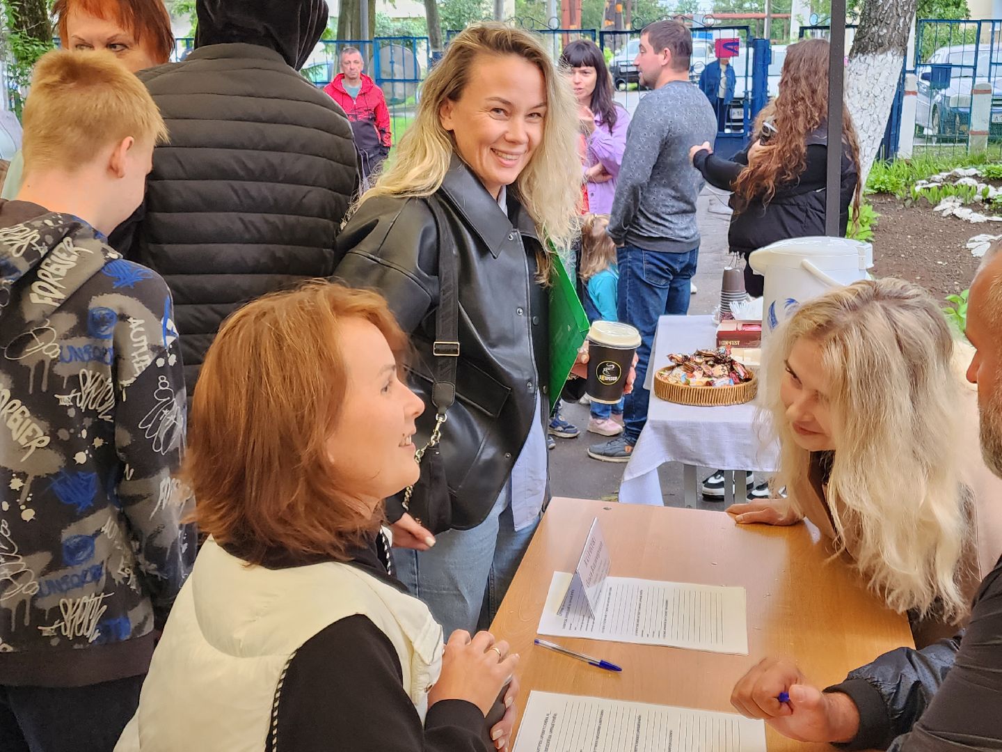 чехов, выездная администрация, встреча с жителями, обращения граждан, поселок столбовая, улица вокзальная, тротуар,  улица малая , уличное освещение, благоустройство , ремонт тротуара,